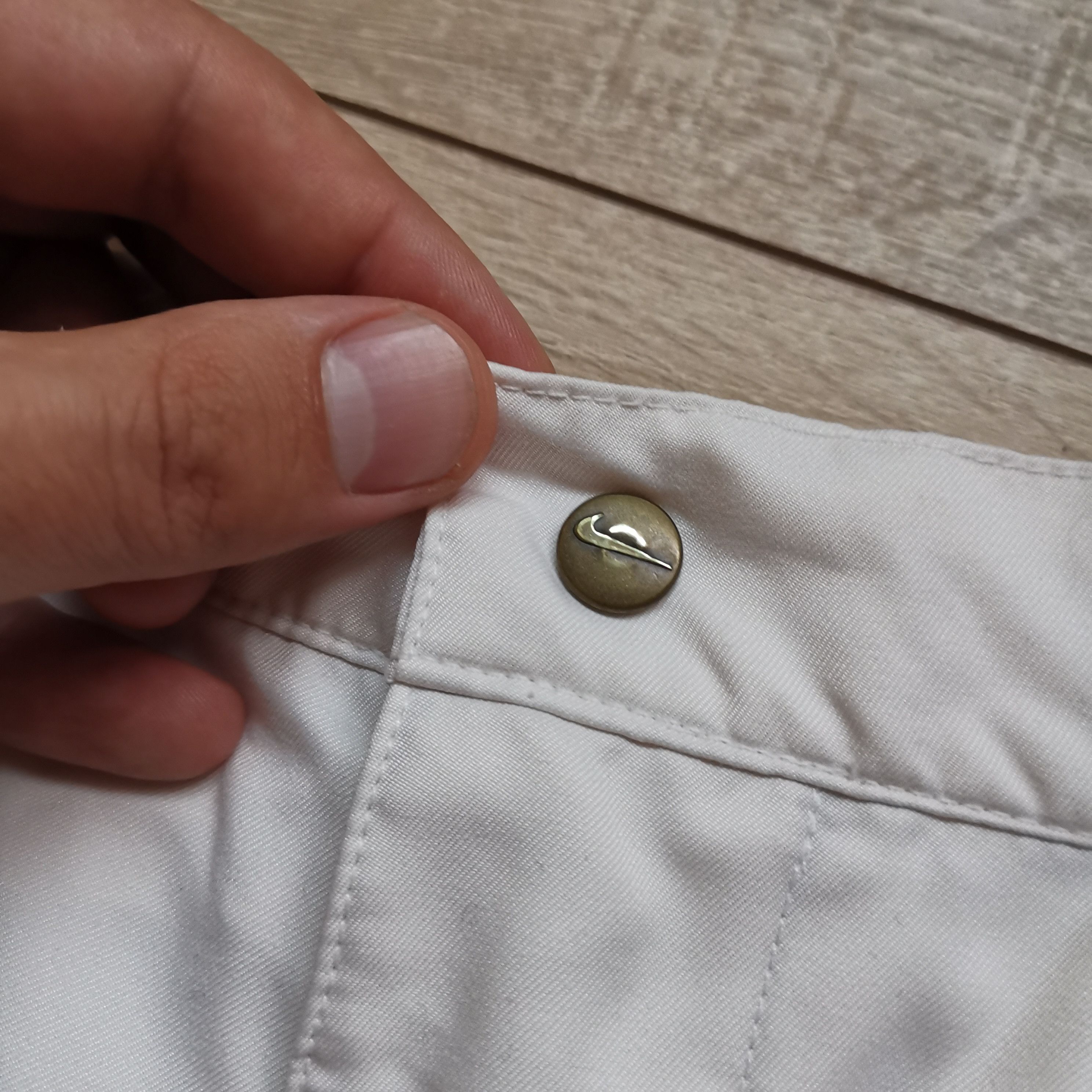 Nike Nike Vintage white shorts with swoosh size L Size US 34 / EU 50 - 3 Thumbnail