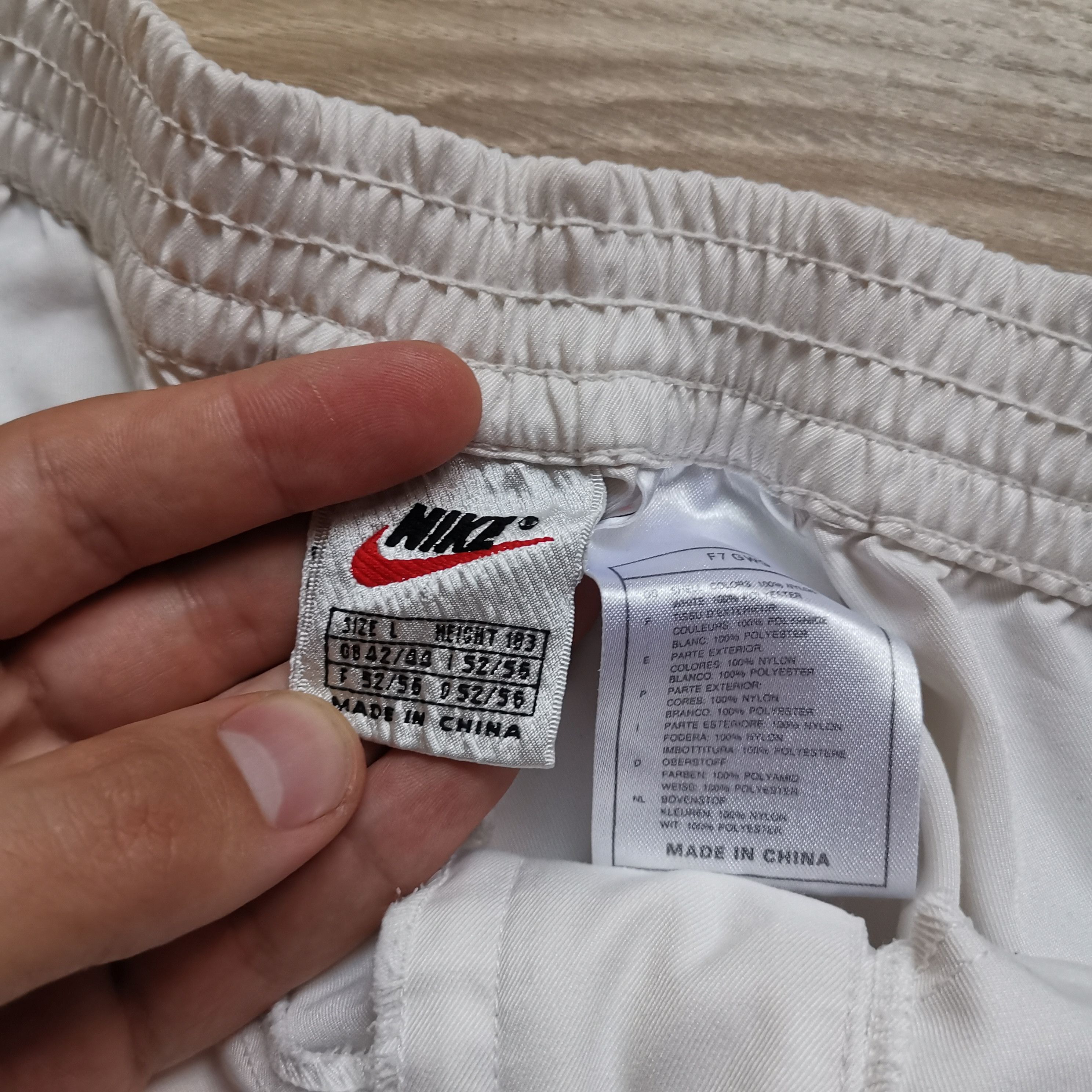 Nike Nike Vintage white shorts with swoosh size L Size US 34 / EU 50 - 4 Thumbnail