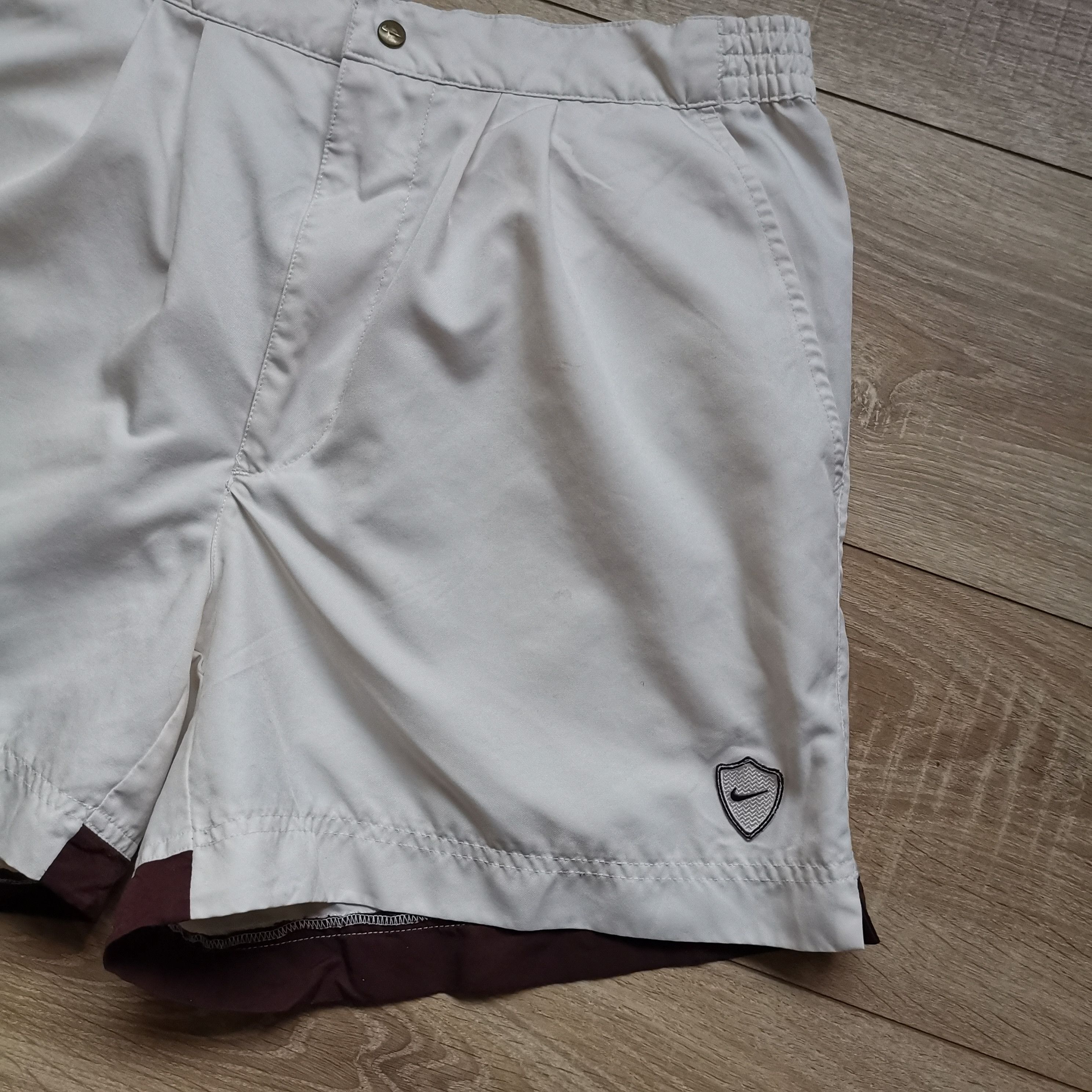 Nike Nike Vintage white shorts with swoosh size L Size US 34 / EU 50 - 2 Thumbnail