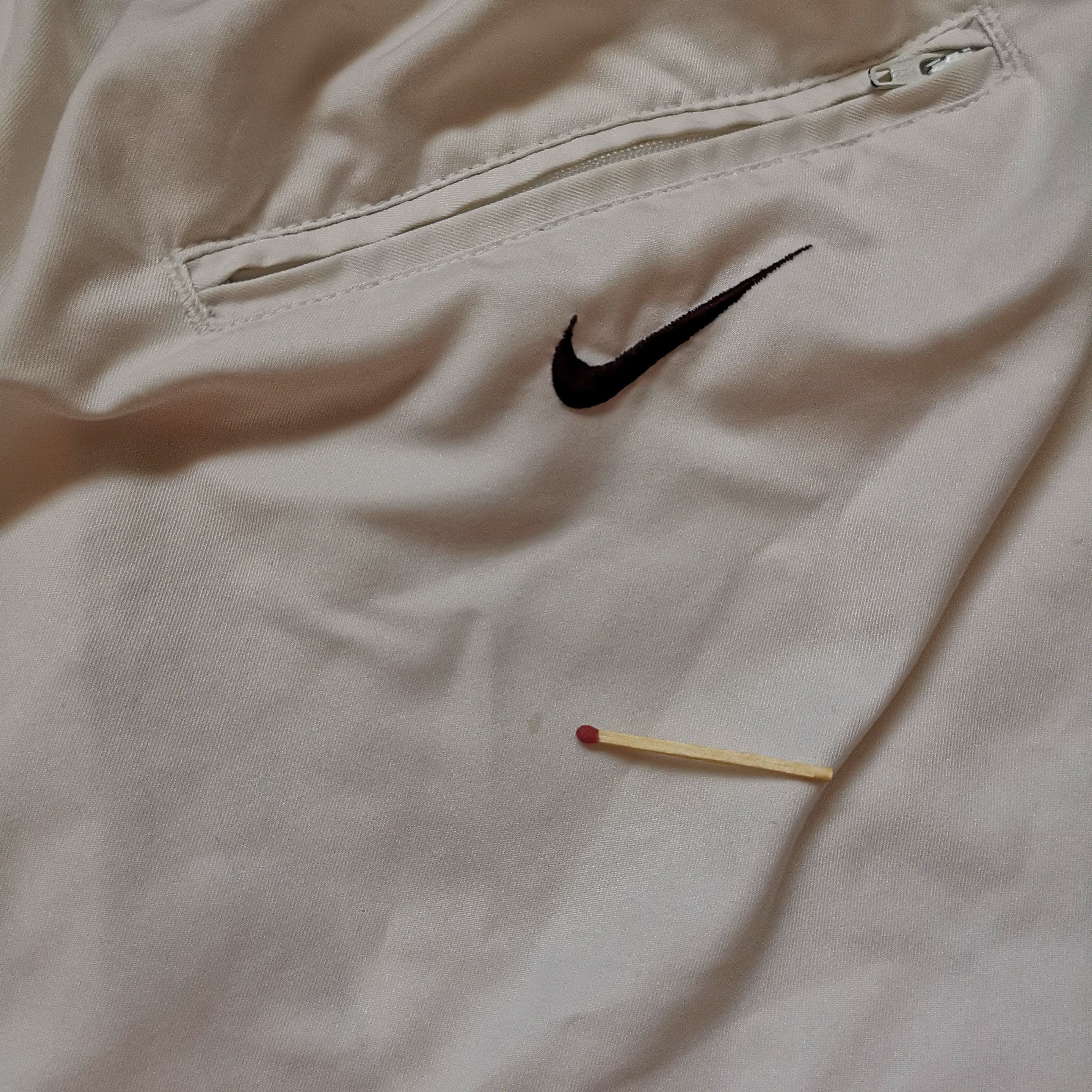 Nike Nike Vintage white shorts with swoosh size L Size US 34 / EU 50 - 10 Thumbnail