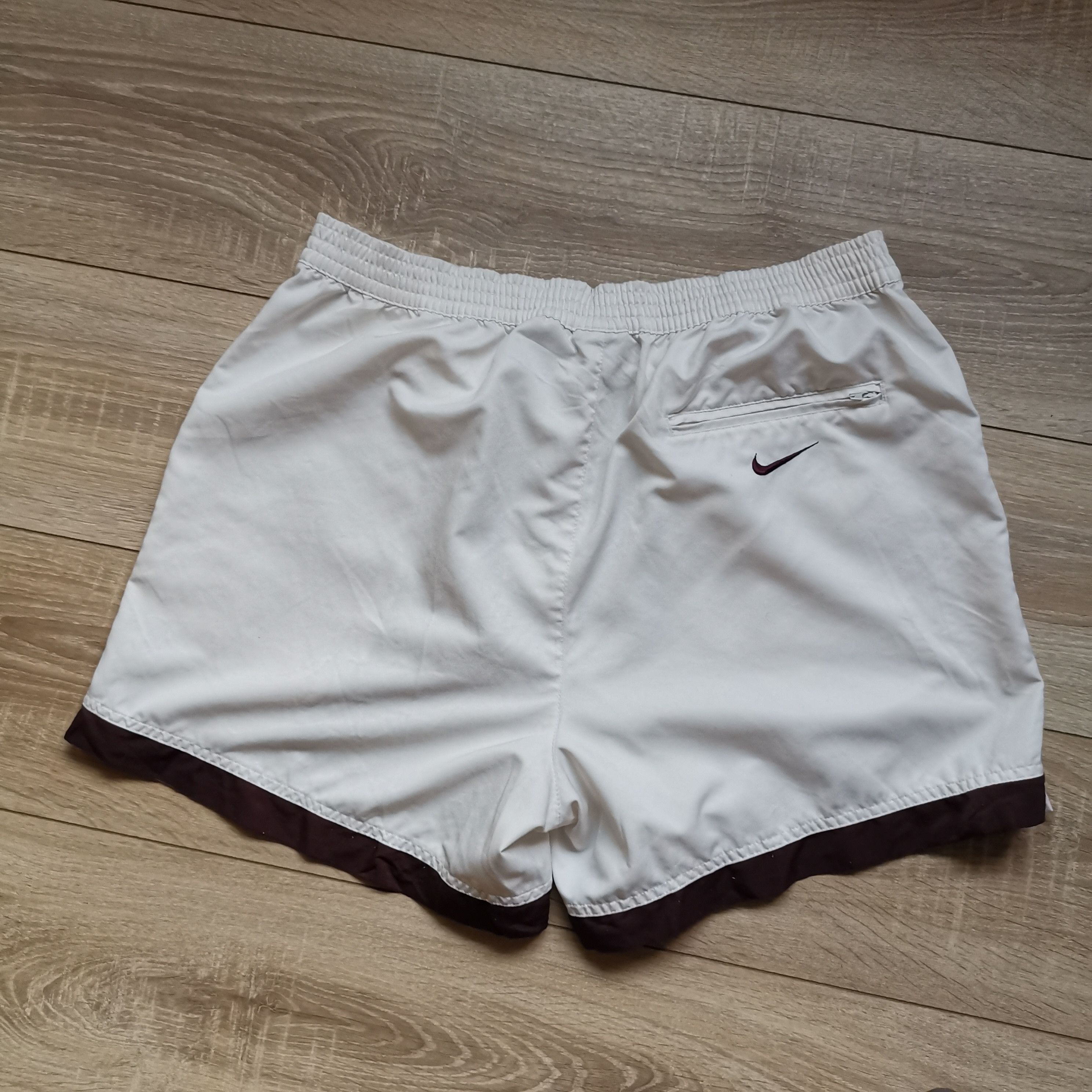 Nike Nike Vintage white shorts with swoosh size L Size US 34 / EU 50 - 5 Thumbnail