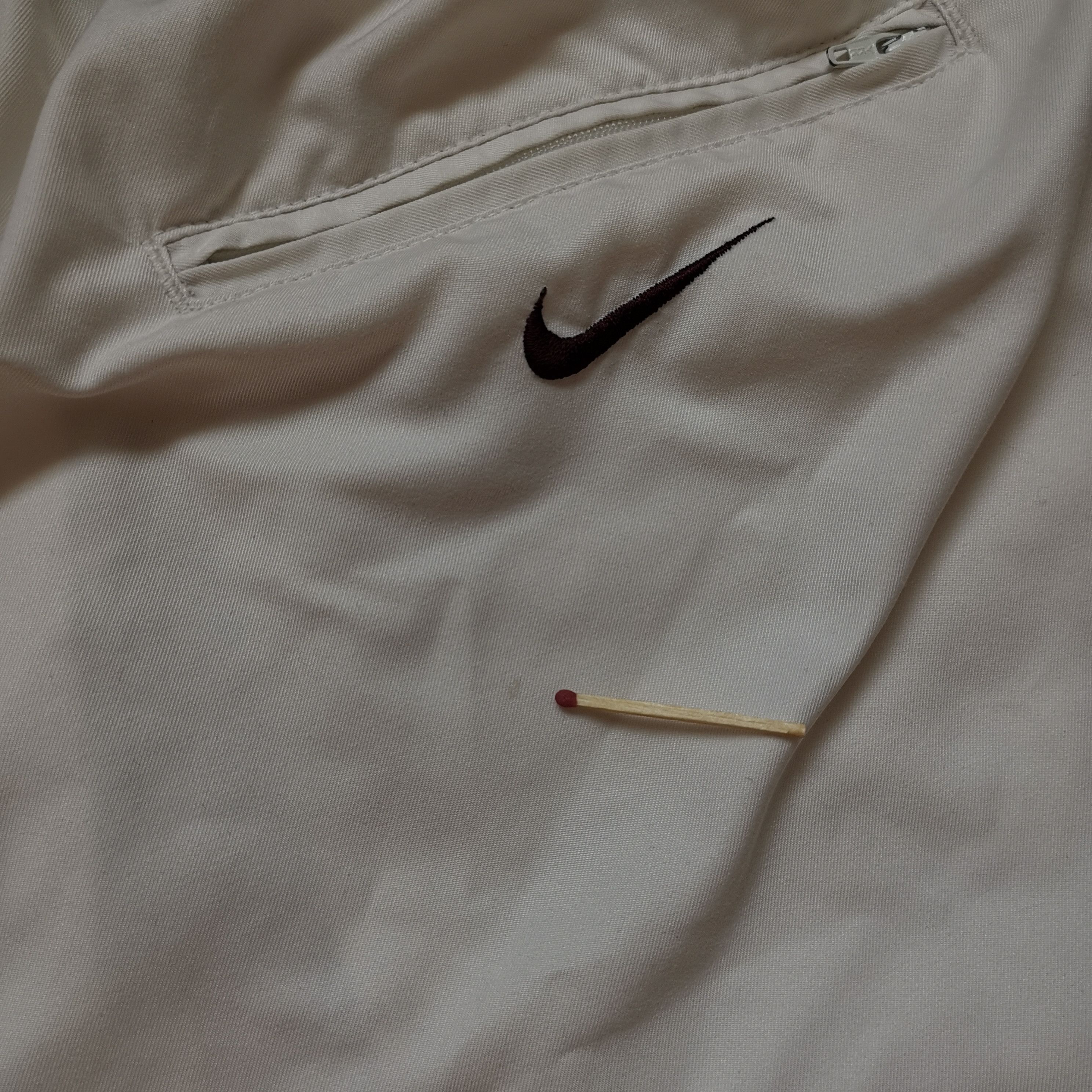 Nike Nike Vintage white shorts with swoosh size L Size US 34 / EU 50 - 11 Thumbnail