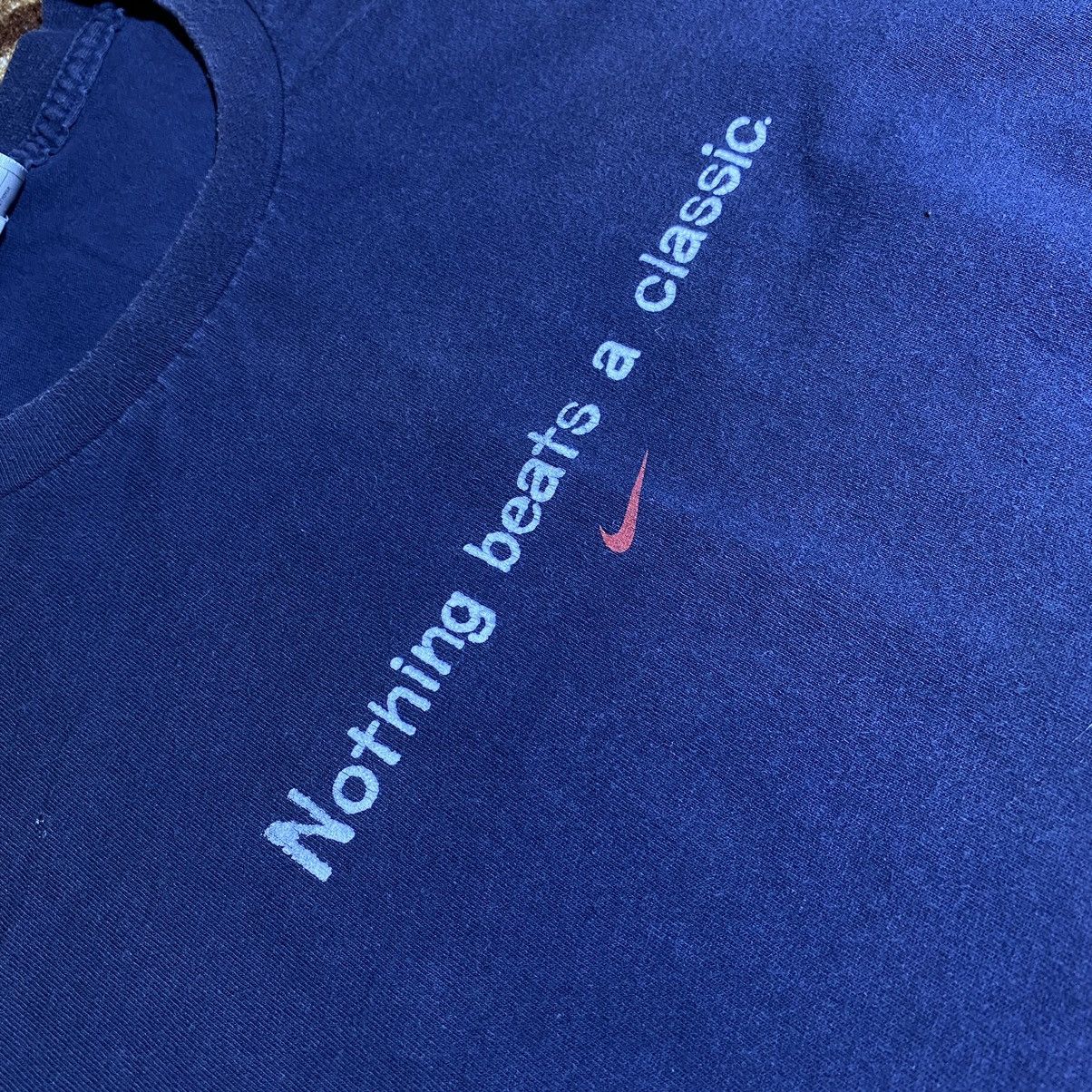 Vintage T-Shirt Nike Nothing Beats A Classic Distressed