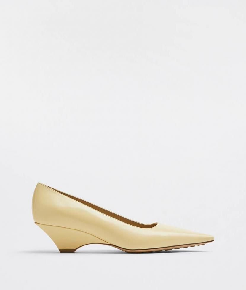 o1s1rm0423 Women's Point shoe in Nude