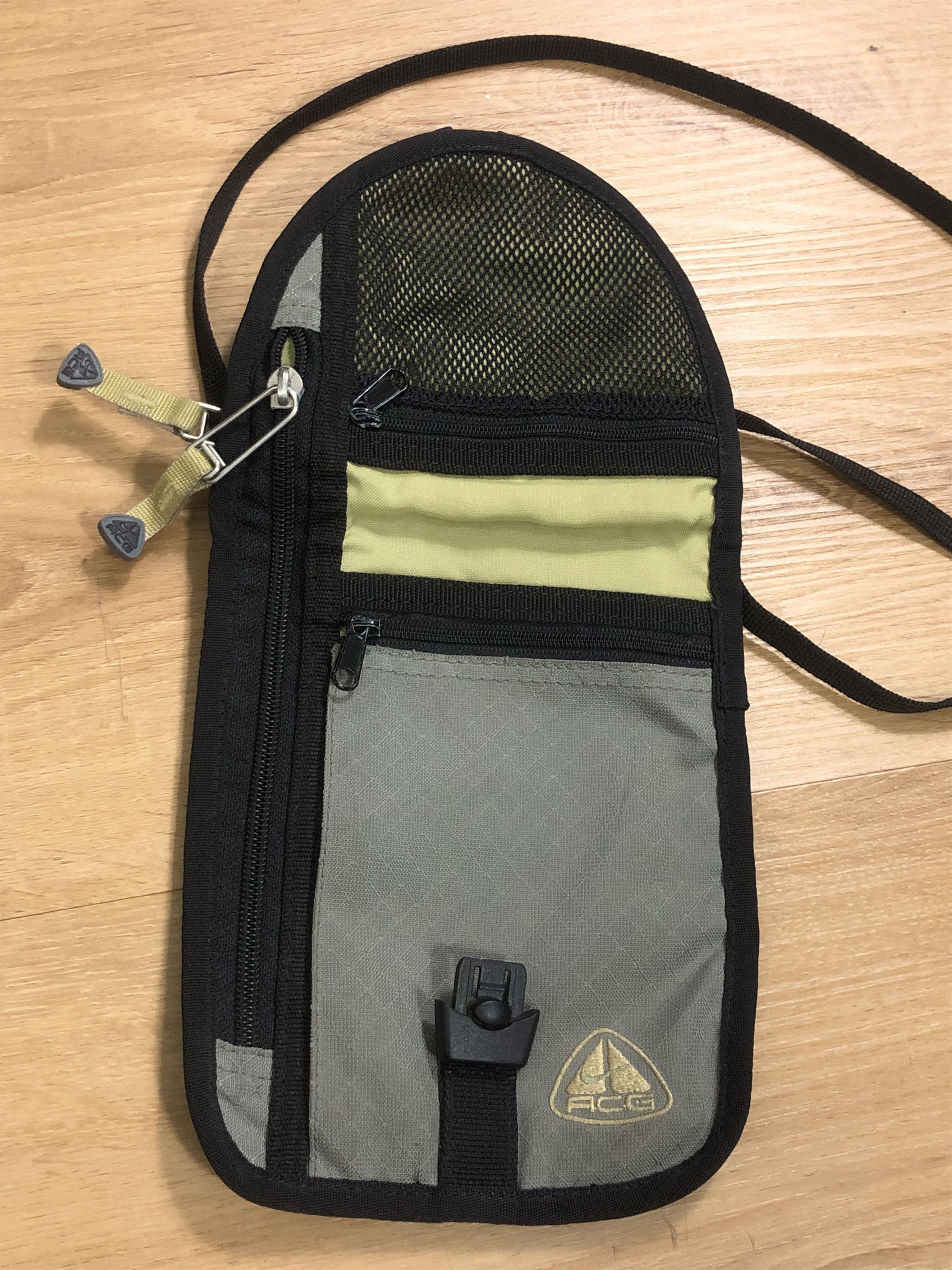 Nike RARE🔥VINTAGE 90’S NIKE ACG MINI SLING WALLET BAG Size ONE SIZE - 8 Thumbnail