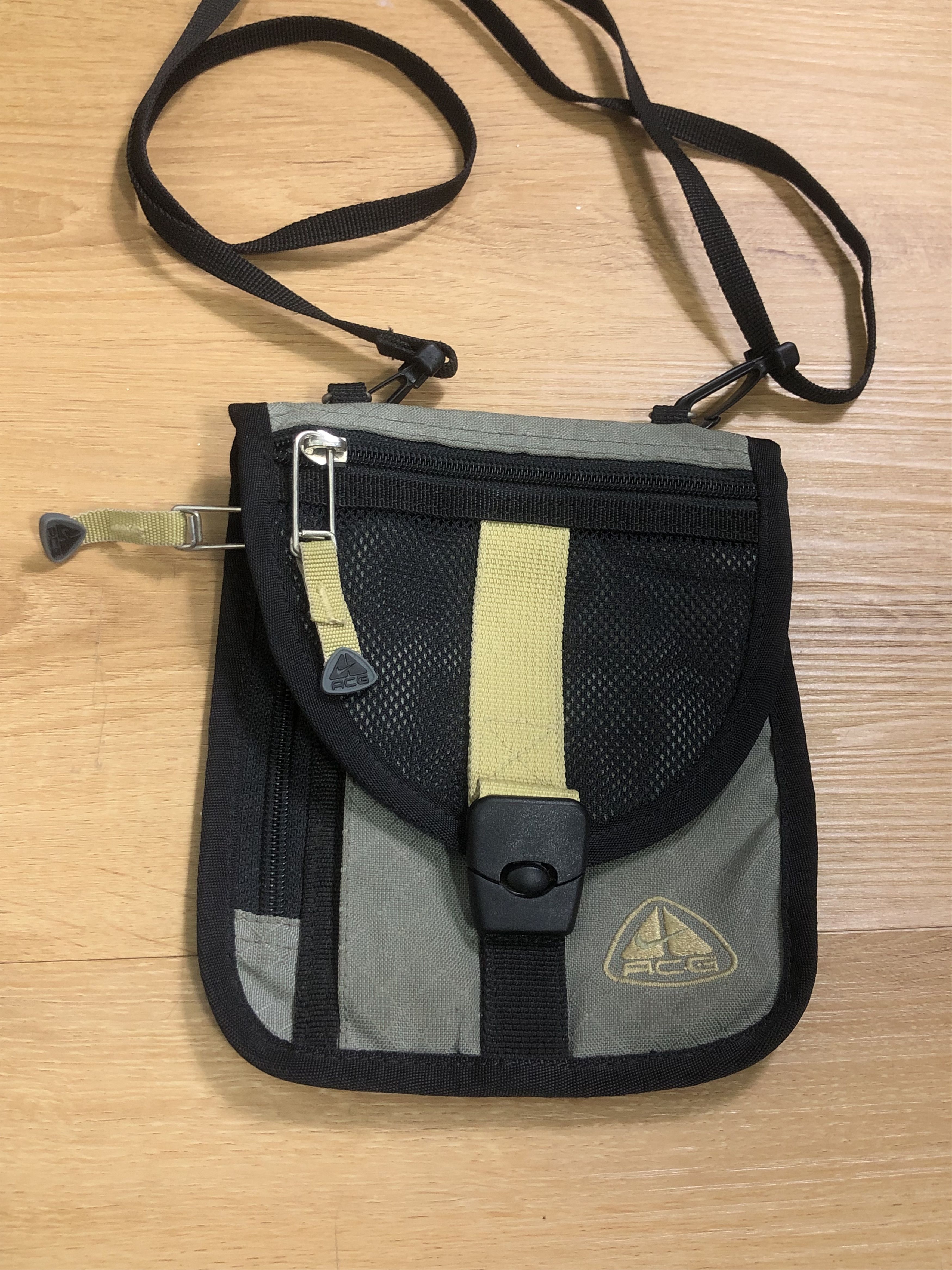 Nike RARE🔥VINTAGE 90’S NIKE ACG MINI SLING WALLET BAG Size ONE SIZE - 2 Thumbnail