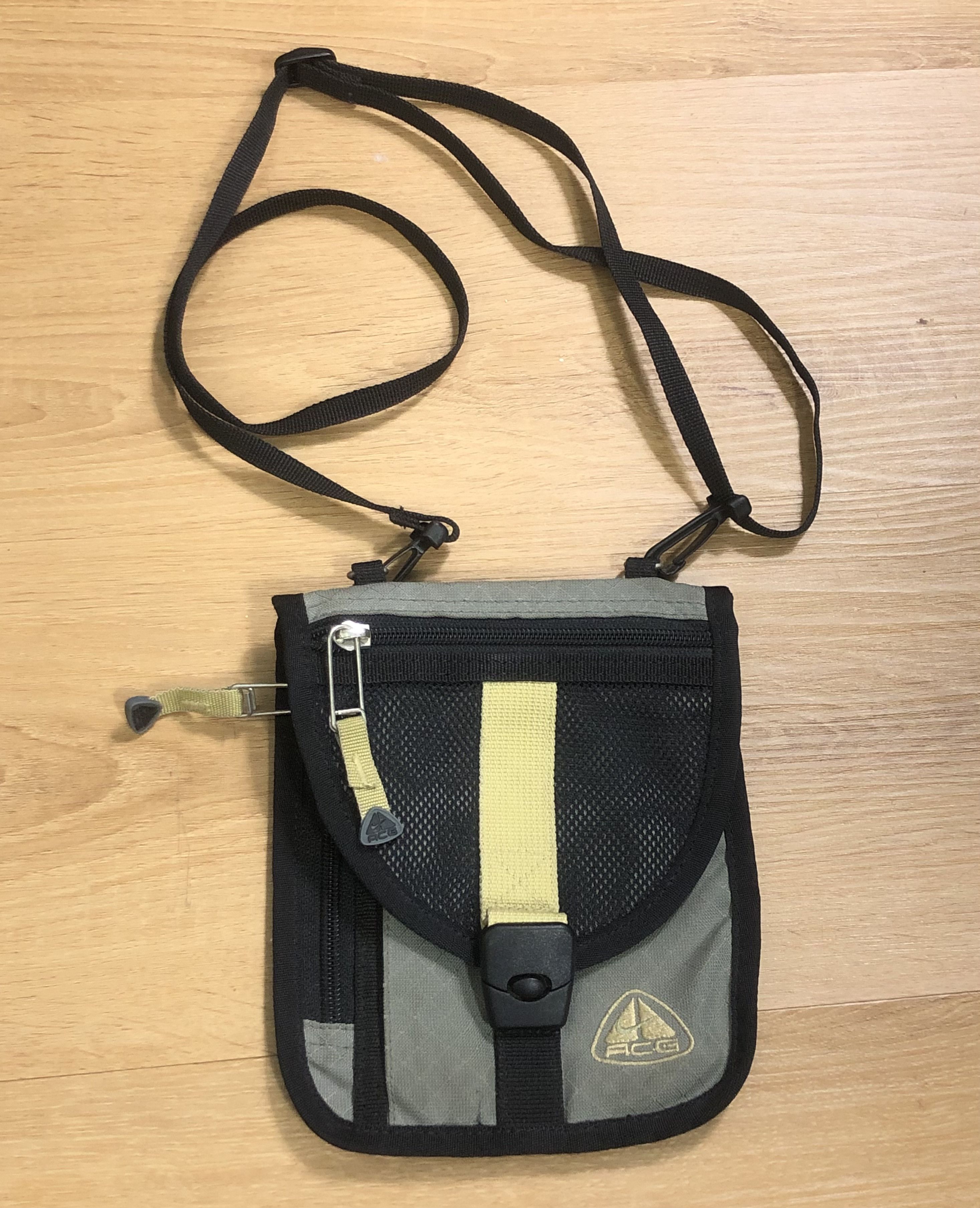 Nike RARE🔥VINTAGE 90'S NIKE ACG MINI SLING WALLET BAG | Grailed