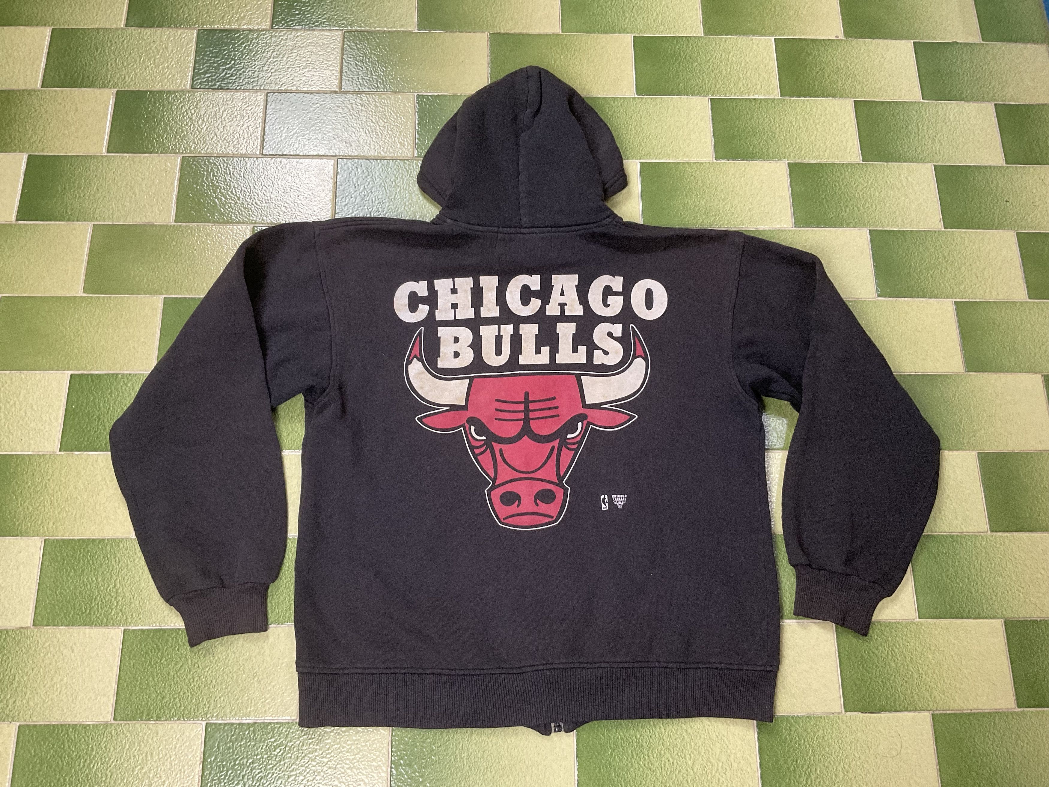 Vintage bulls hoodie sale