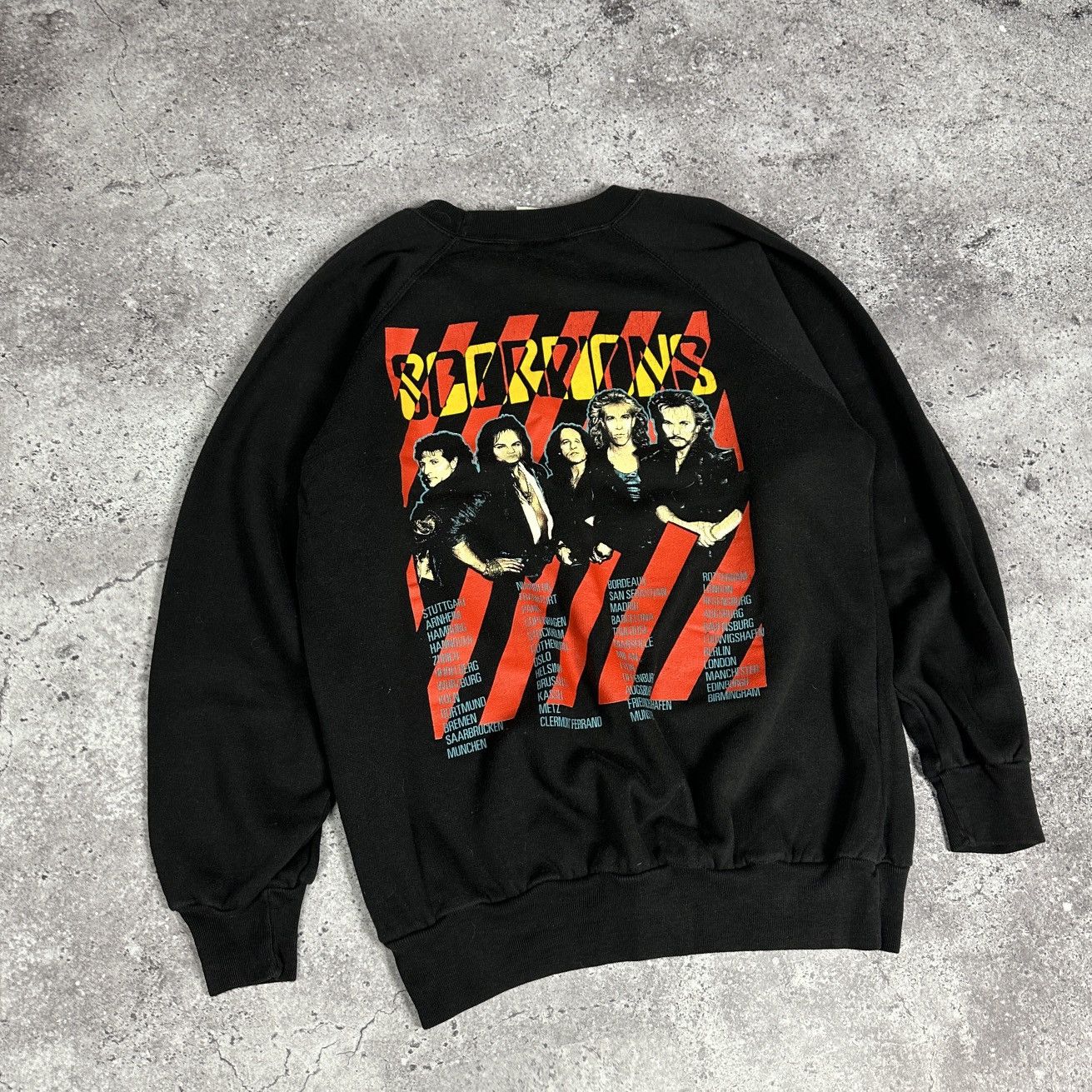 Band Tees Vintage 80s 1988 Scorpions World Tour sweatshirt grail rare Size US XL / EU 56 / 4 - 6 Thumbnail