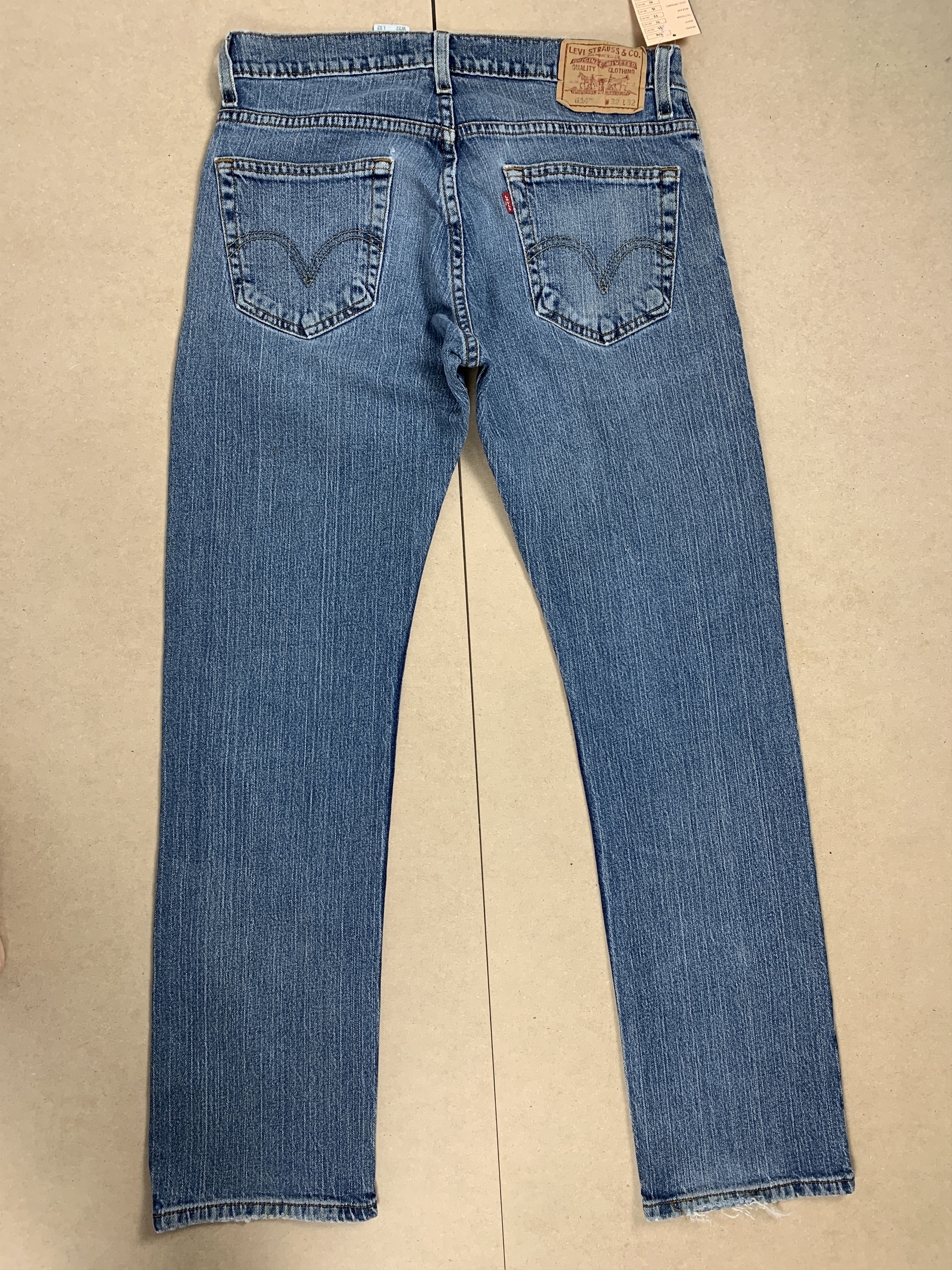 Levi's Vintage Levis 514 Straight Cut Faded Mid Wash Jeans P0385 Size US 33 - 5 Thumbnail