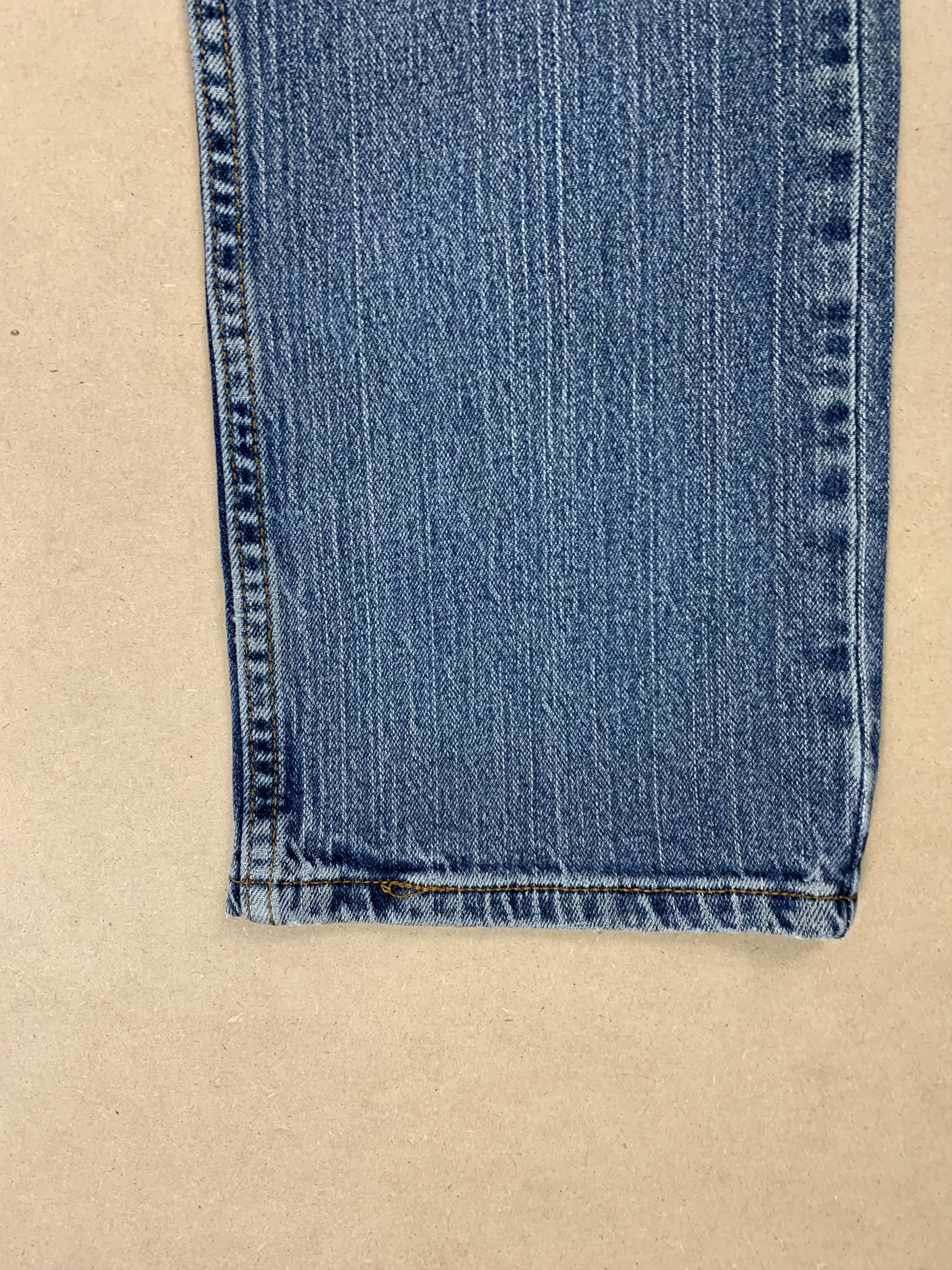 Levi's Vintage Levis 514 Straight Cut Faded Mid Wash Jeans P0385 Size US 33 - 3 Thumbnail