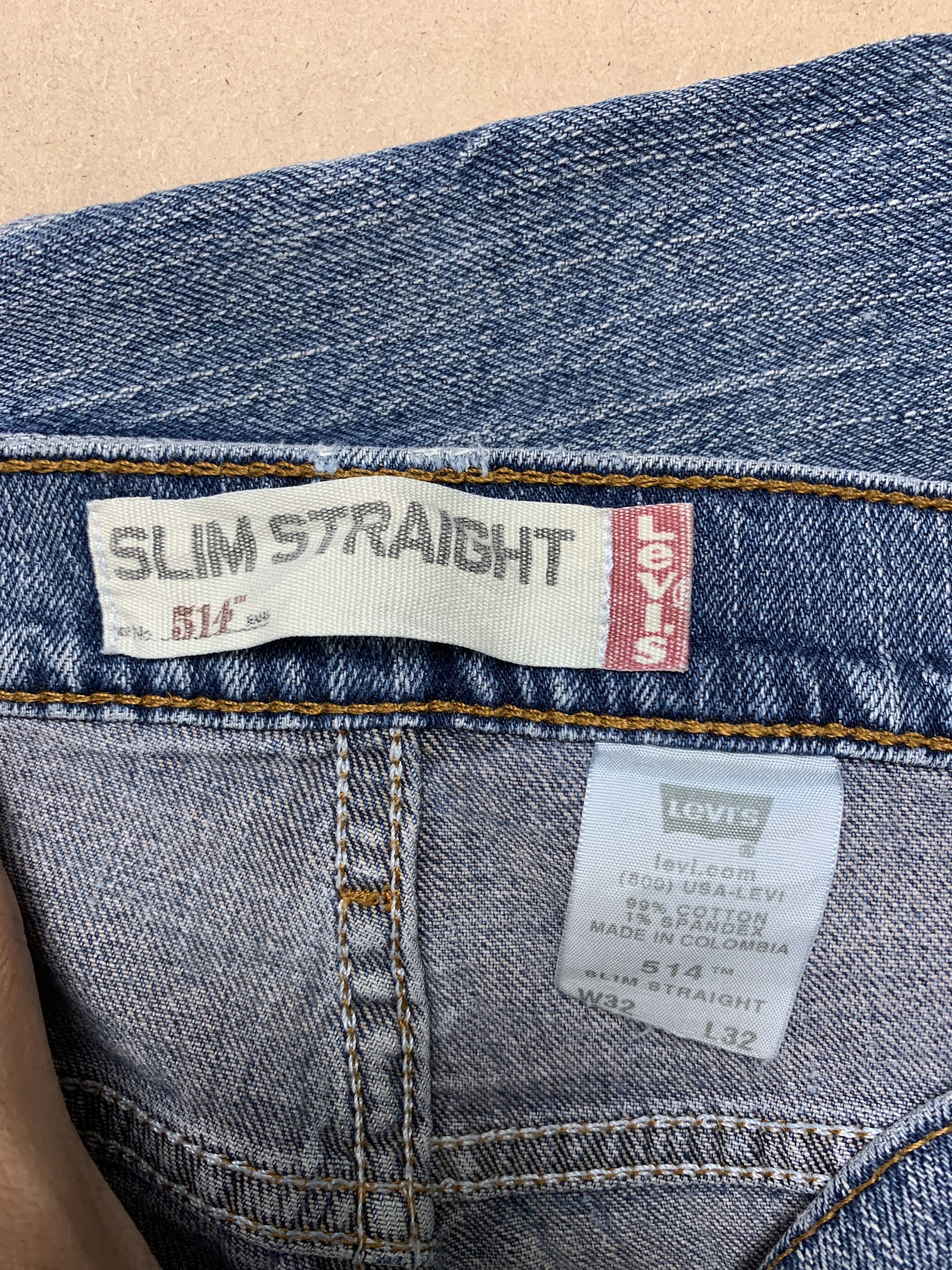 Levi's Vintage Levis 514 Straight Cut Faded Mid Wash Jeans P0385 Size US 33 - 9 Thumbnail