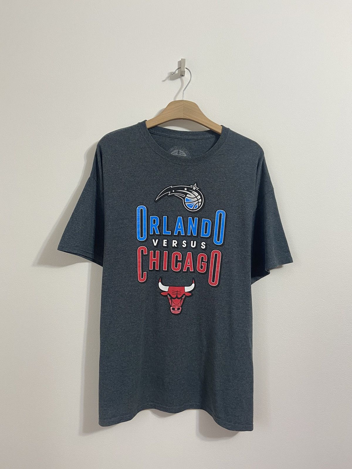 NBA × Versus × Vintage Vintage Shirt Orlando Versus Chicago Size US XL / EU 56 / 4 - 1 Thumbnail