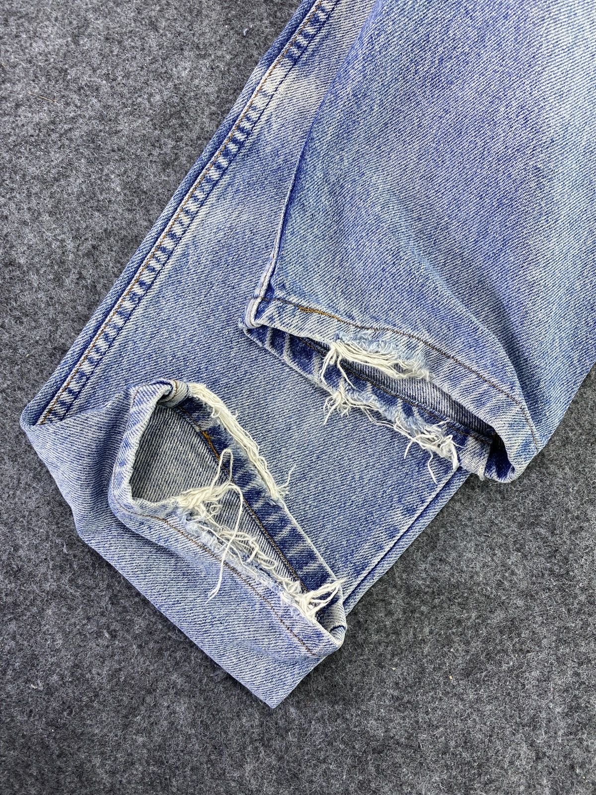 Levi's Vintage Levi's Jeans Distress Blue Wash - J824 Size US 30 / EU 46 - 7 Thumbnail