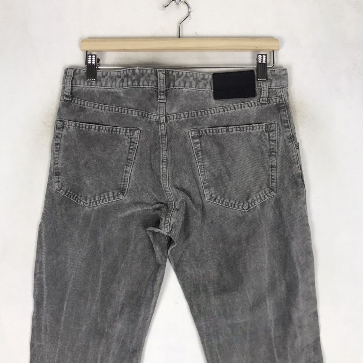 Jun Takahashi × Undercover × Uniqlo Uniqlo Undercover by Jun Takahashi Cropped Corduroy Pants Size US 31 - 9 Thumbnail