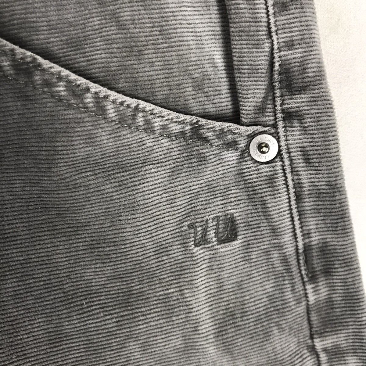 Jun Takahashi × Undercover × Uniqlo Uniqlo Undercover by Jun Takahashi Cropped Corduroy Pants Size US 31 - 4 Thumbnail