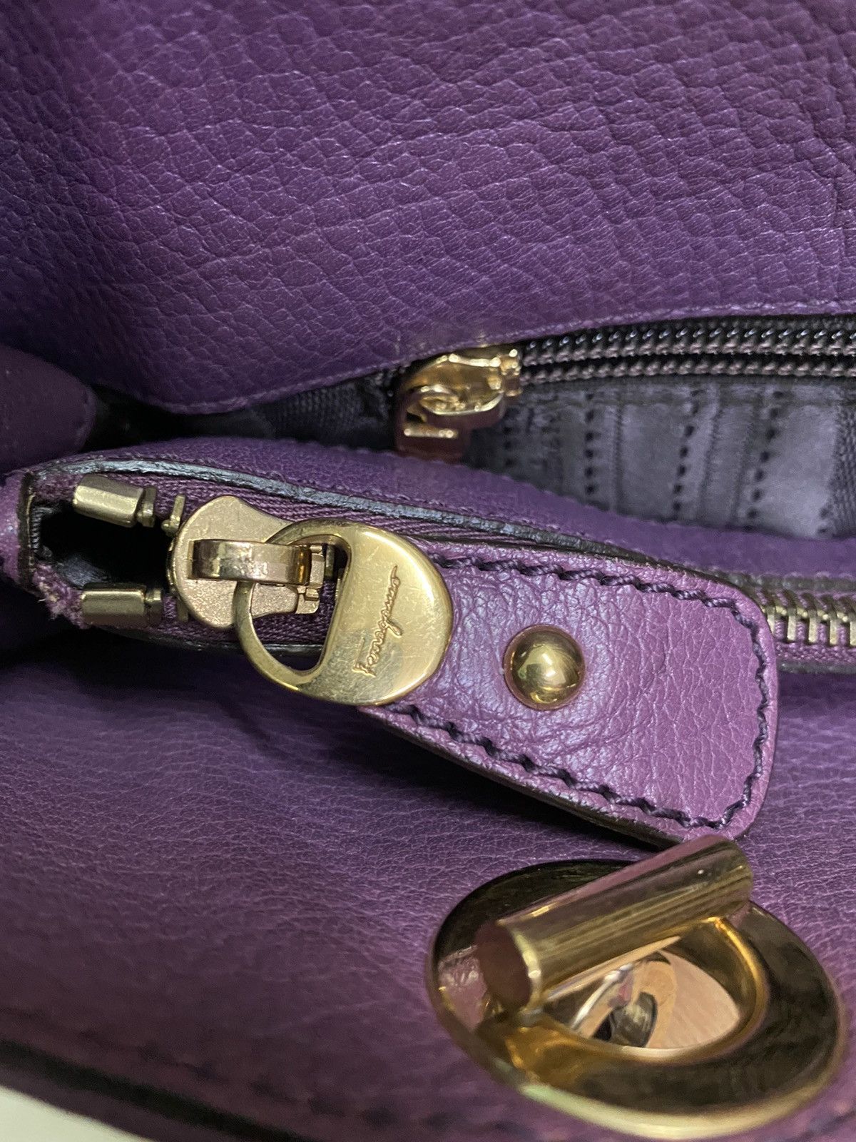 Salvatore Ferragamo AUTHENTIC SALVATORE FERRAGAMO BETULLA LEATHER TOTE Size ONE SIZE - 14 Thumbnail