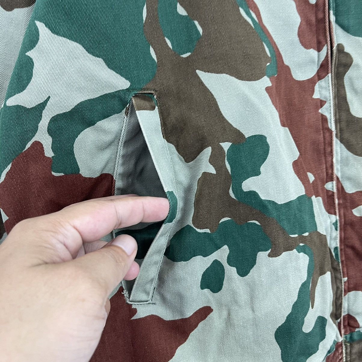 Vintage Vintage Army Style Jacket Riversible Army Jacket Size M Size US M / EU 48-50 / 2 - 6 Thumbnail