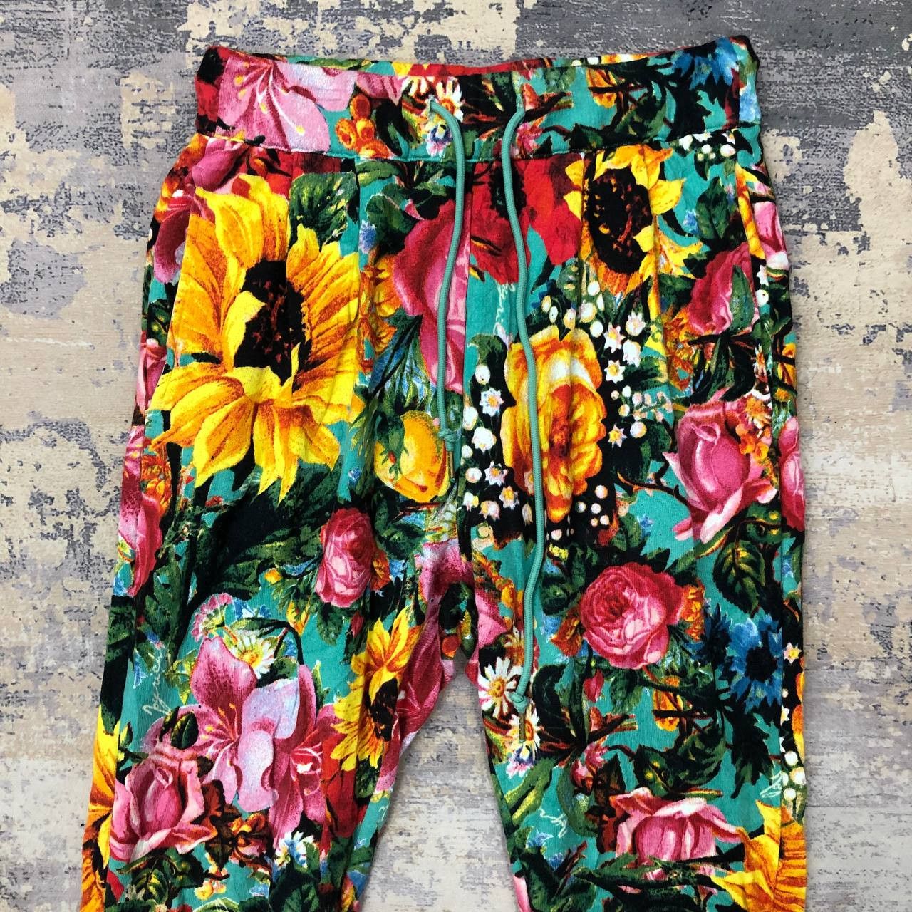 Joyrich P463 JOYRICH FULLPRINT FLOWER MOTIF SWEATPANTS Size US 29 - 3 Thumbnail