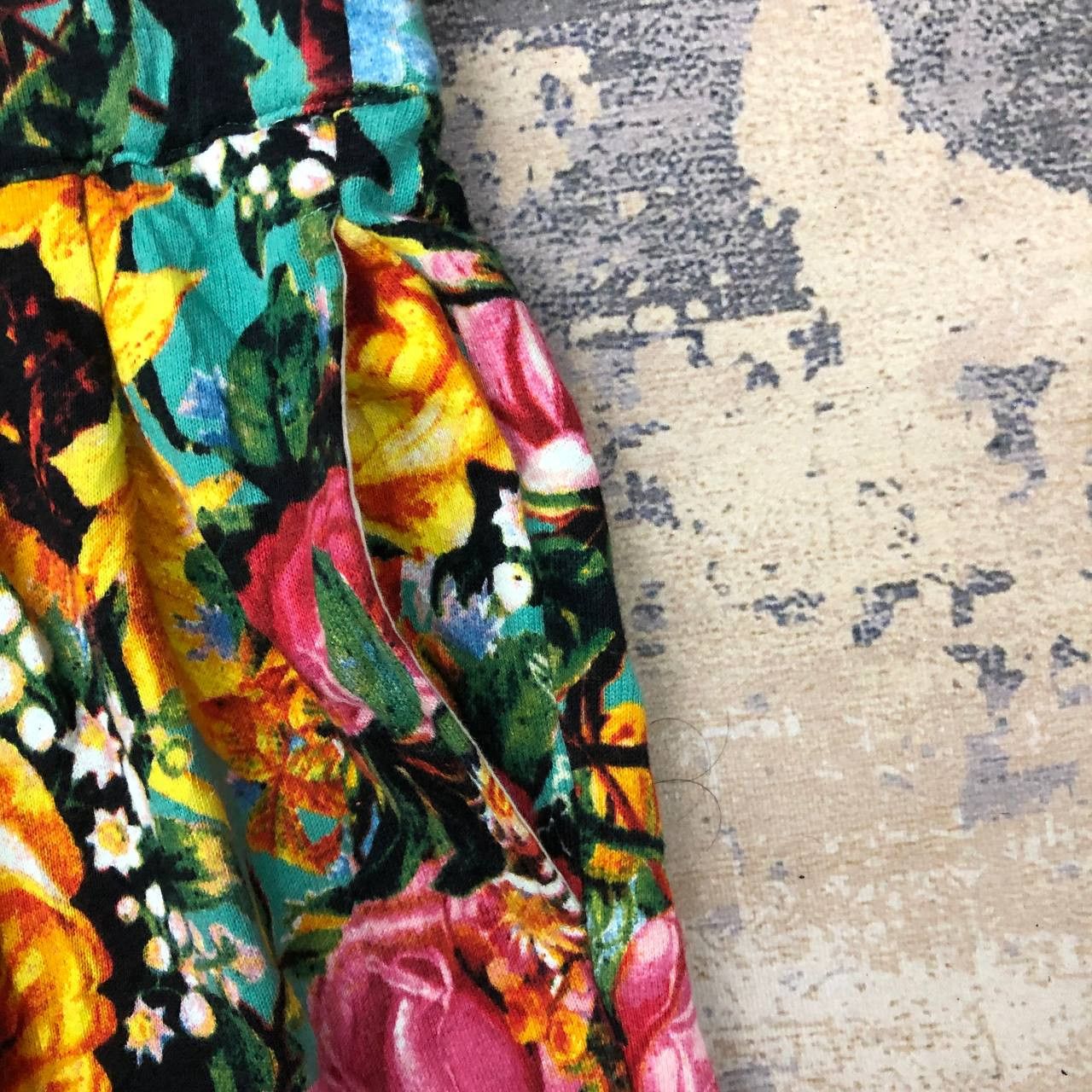 Joyrich P463 JOYRICH FULLPRINT FLOWER MOTIF SWEATPANTS Size US 29 - 8 Thumbnail