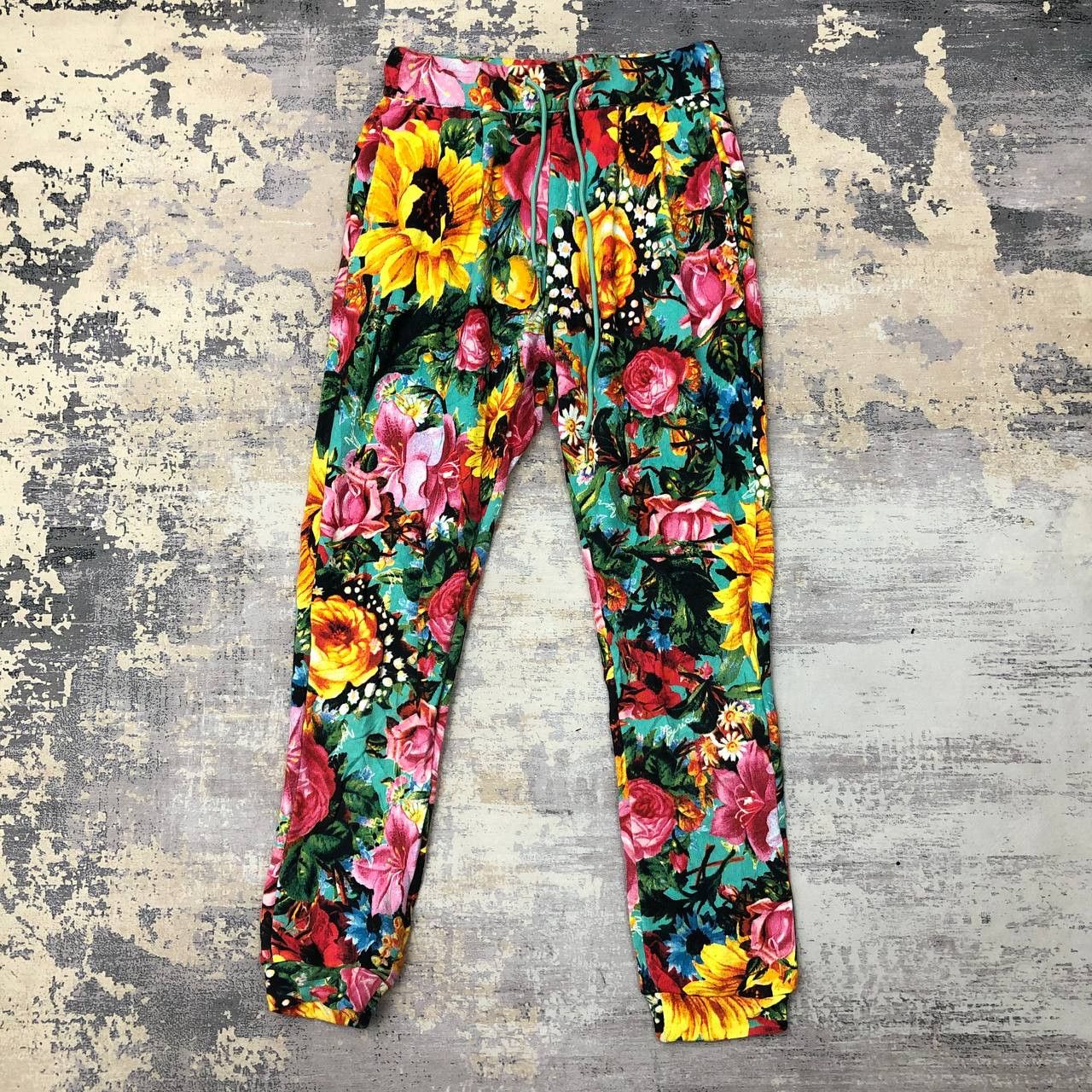 Joyrich P463 JOYRICH FULLPRINT FLOWER MOTIF SWEATPANTS Size US 29 - 1 Thumbnail