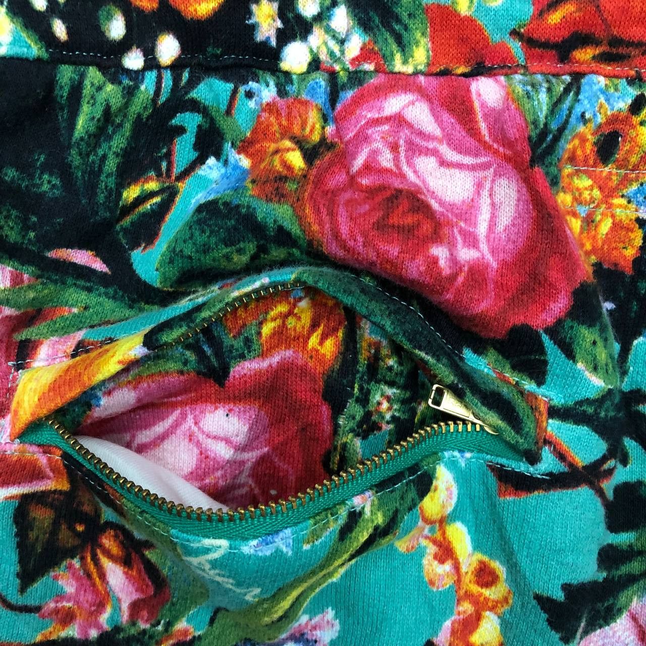 Joyrich P463 JOYRICH FULLPRINT FLOWER MOTIF SWEATPANTS Size US 29 - 7 Thumbnail