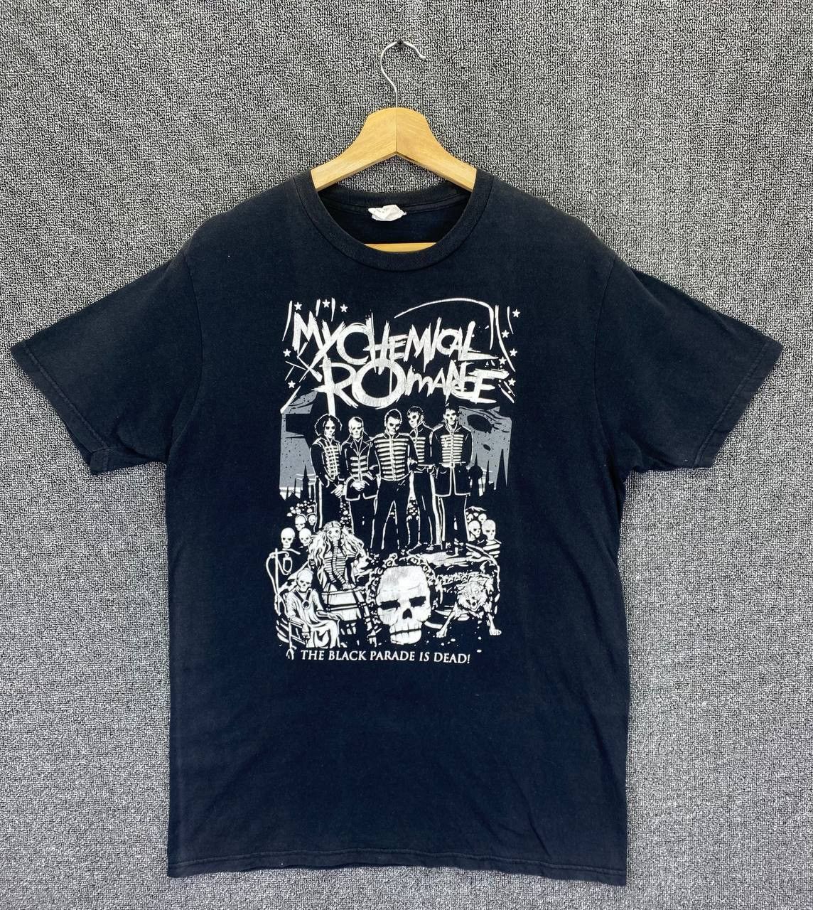 Band Tees Vintage My Chemicals Romance The Black Parade Is Dead Tee Size US L / EU 52-54 / 3 - 1 Thumbnail