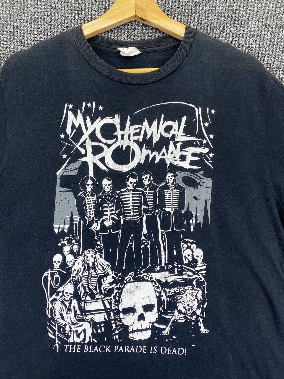 Band Tees Vintage My Chemicals Romance The Black Parade Is Dead Tee Size US L / EU 52-54 / 3 - 4 Thumbnail
