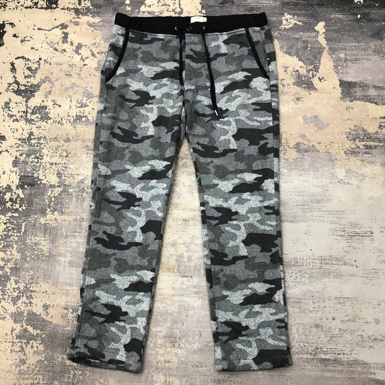 Japanese Brand P437 JAPAN BACK NUMBER CAMO SWEATPANTS Size US 37 - 1 Thumbnail