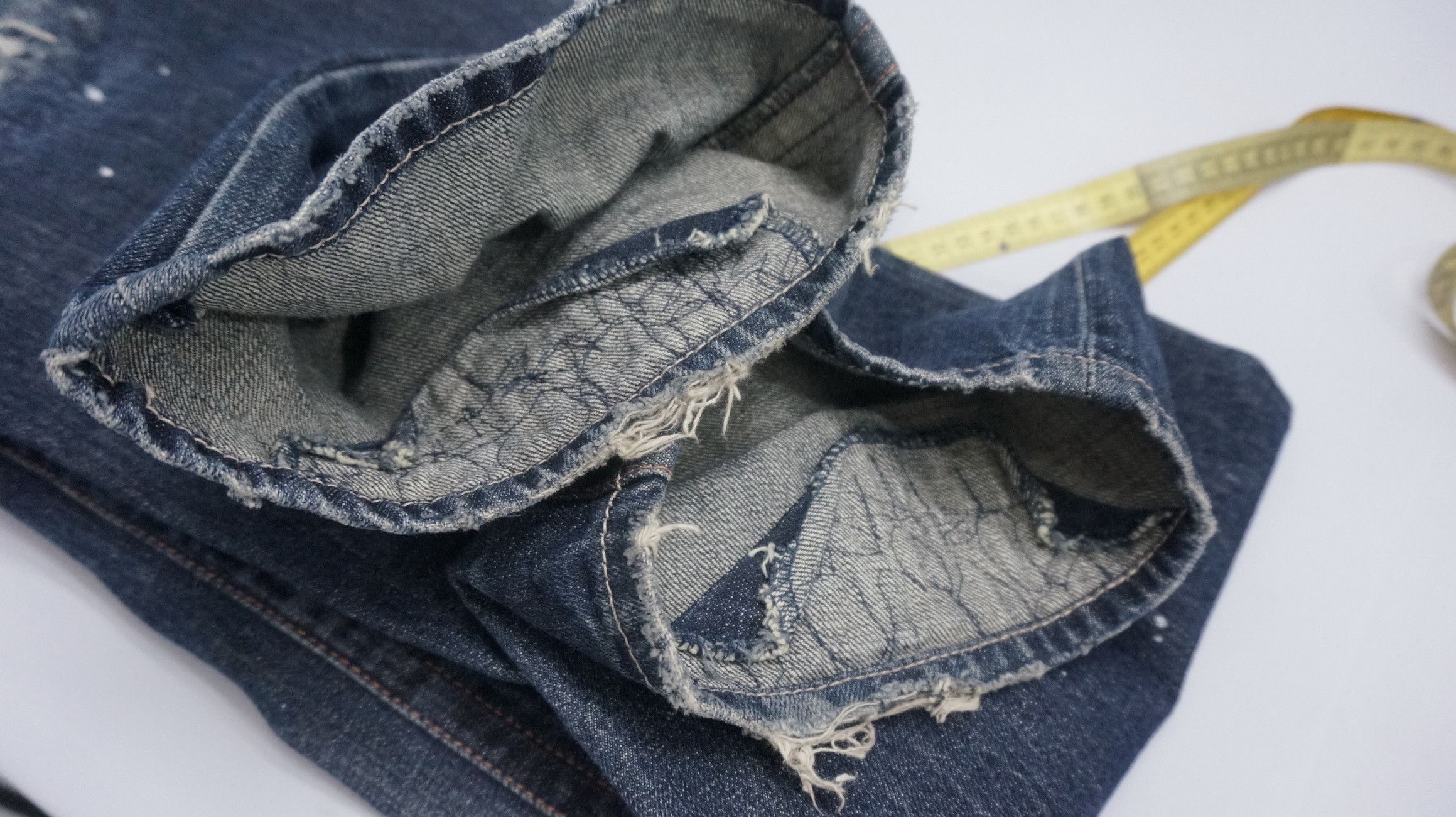 Japanese Brand 🇯🇵 OSAKA BIG TRAIN Distressed Painter Jeans Size US 36 / EU 52 - 24 Thumbnail