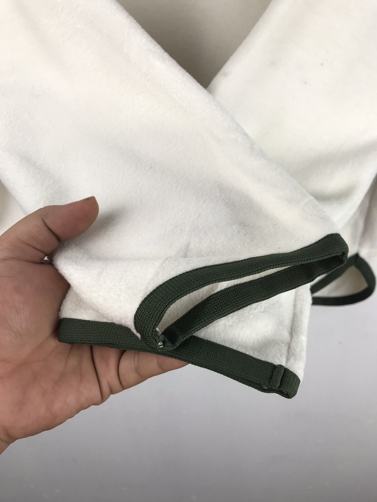 Uniqlo × Vintage × White Mountaineering Uniqlo White Mountaineering White Fleece Size US S / EU 44-46 / 1 - 7 Thumbnail