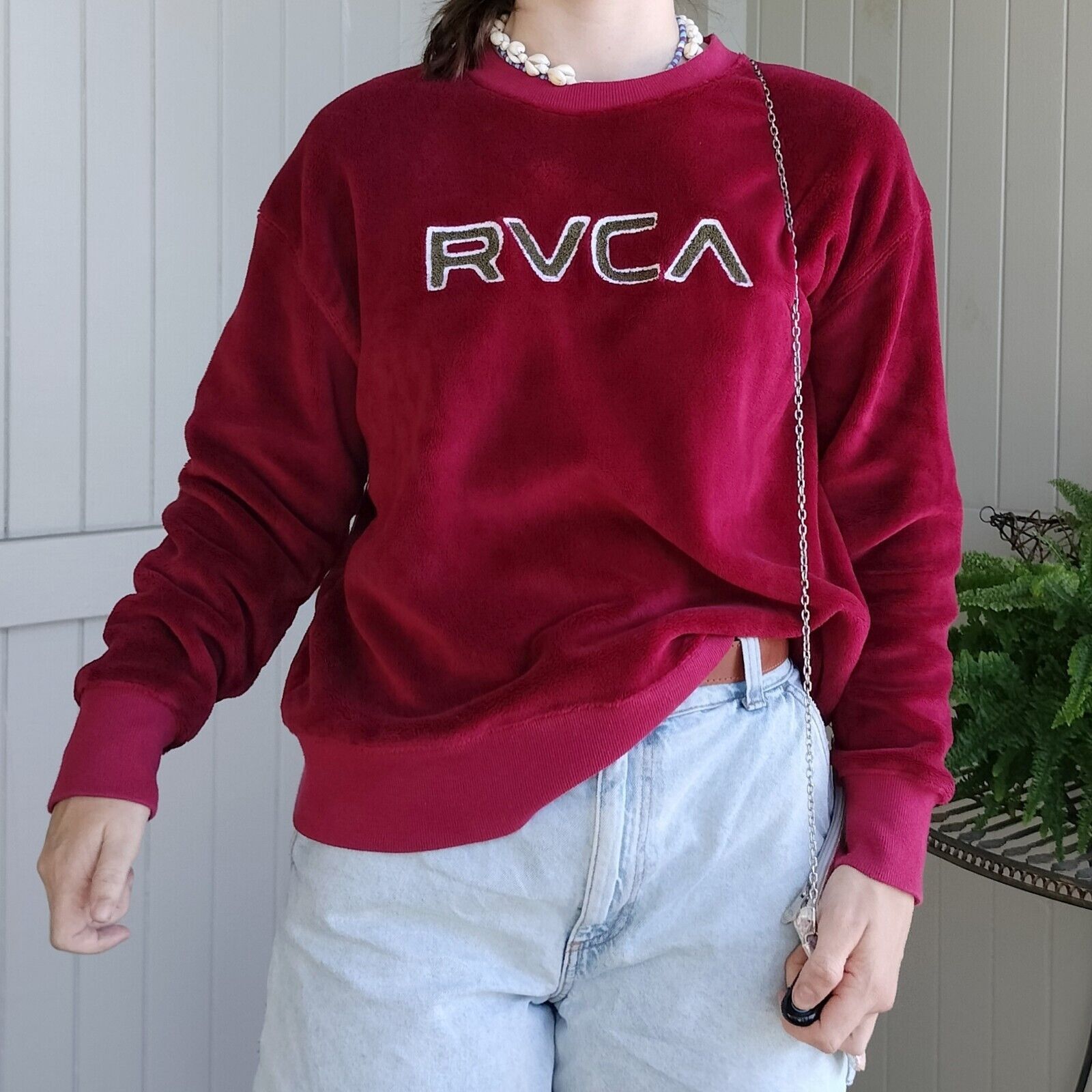 Designer × RVCA RVCA Jumper Sweater Velvet Fleece Embroidered Spellout Size S / US 4 / IT 40 - 1 Thumbnail
