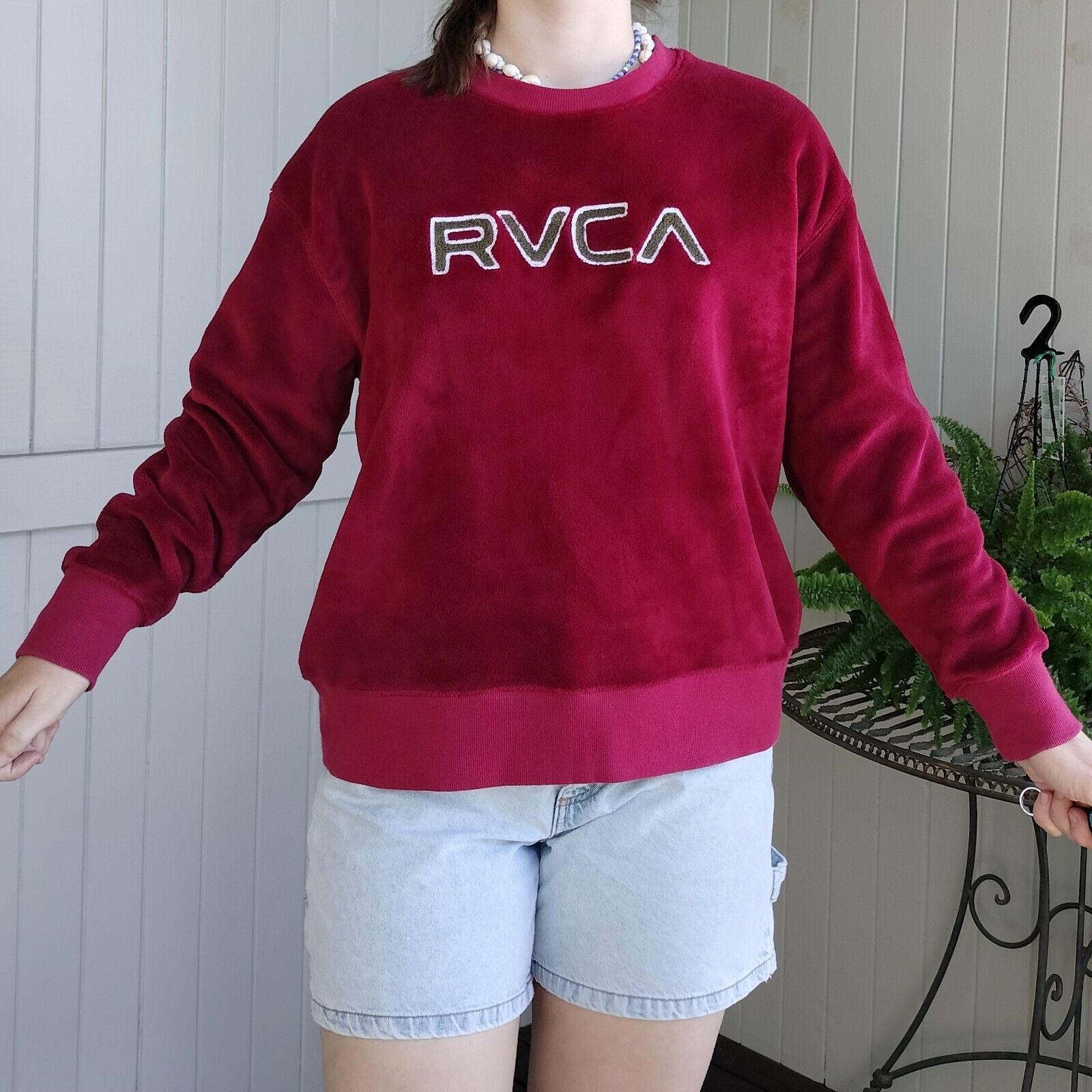 Designer × RVCA RVCA Jumper Sweater Velvet Fleece Embroidered Spellout Size S / US 4 / IT 40 - 3 Thumbnail