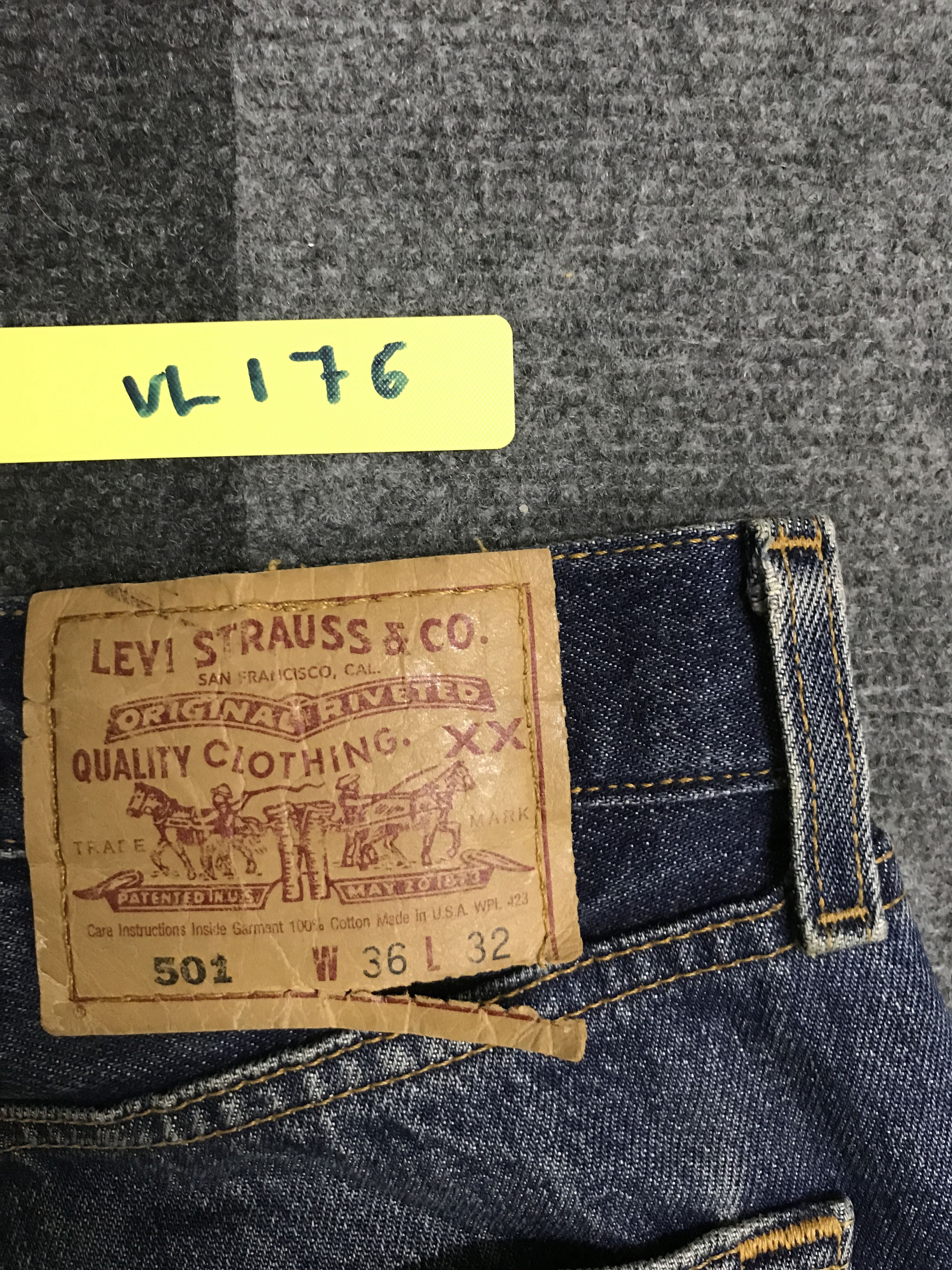 Levi's VL176- Vintage Levis 501 Blue Wash Jeans Size US 35 - 18 Thumbnail