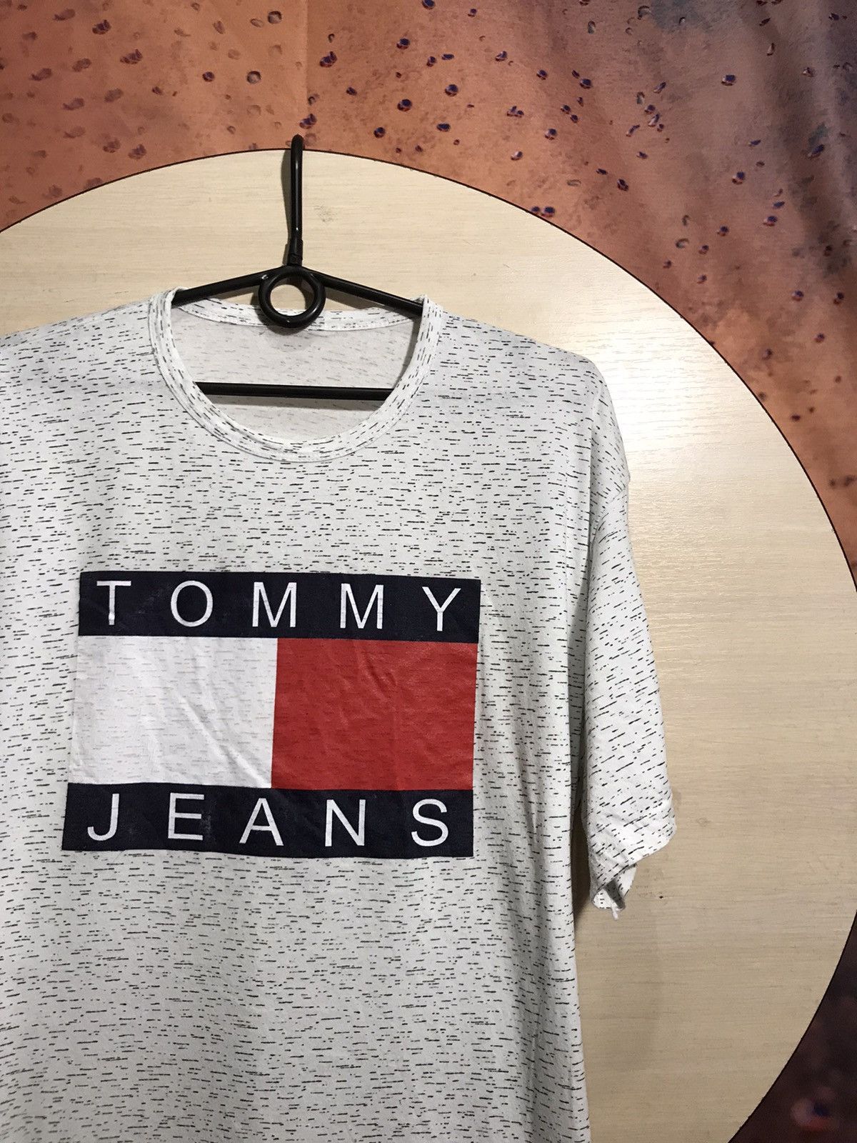 Tommy Hilfiger × Vintage Vintage Tommy Hilfiger streetwear tee Size US L / EU 52-54 / 3 - 1 Thumbnail