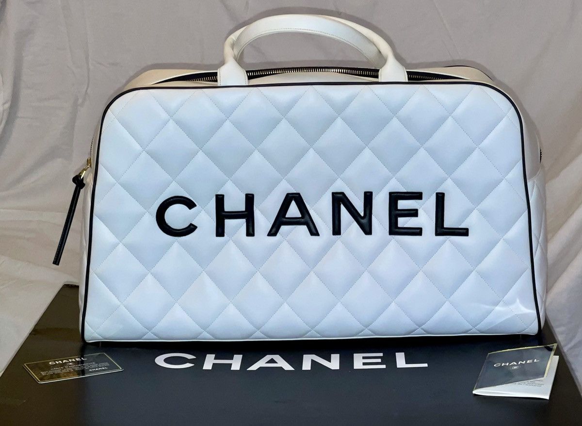 Chanel Chanel white Quilted Lambskin Leather Boston Travel Bag Size ONE SIZE - 2 Thumbnail