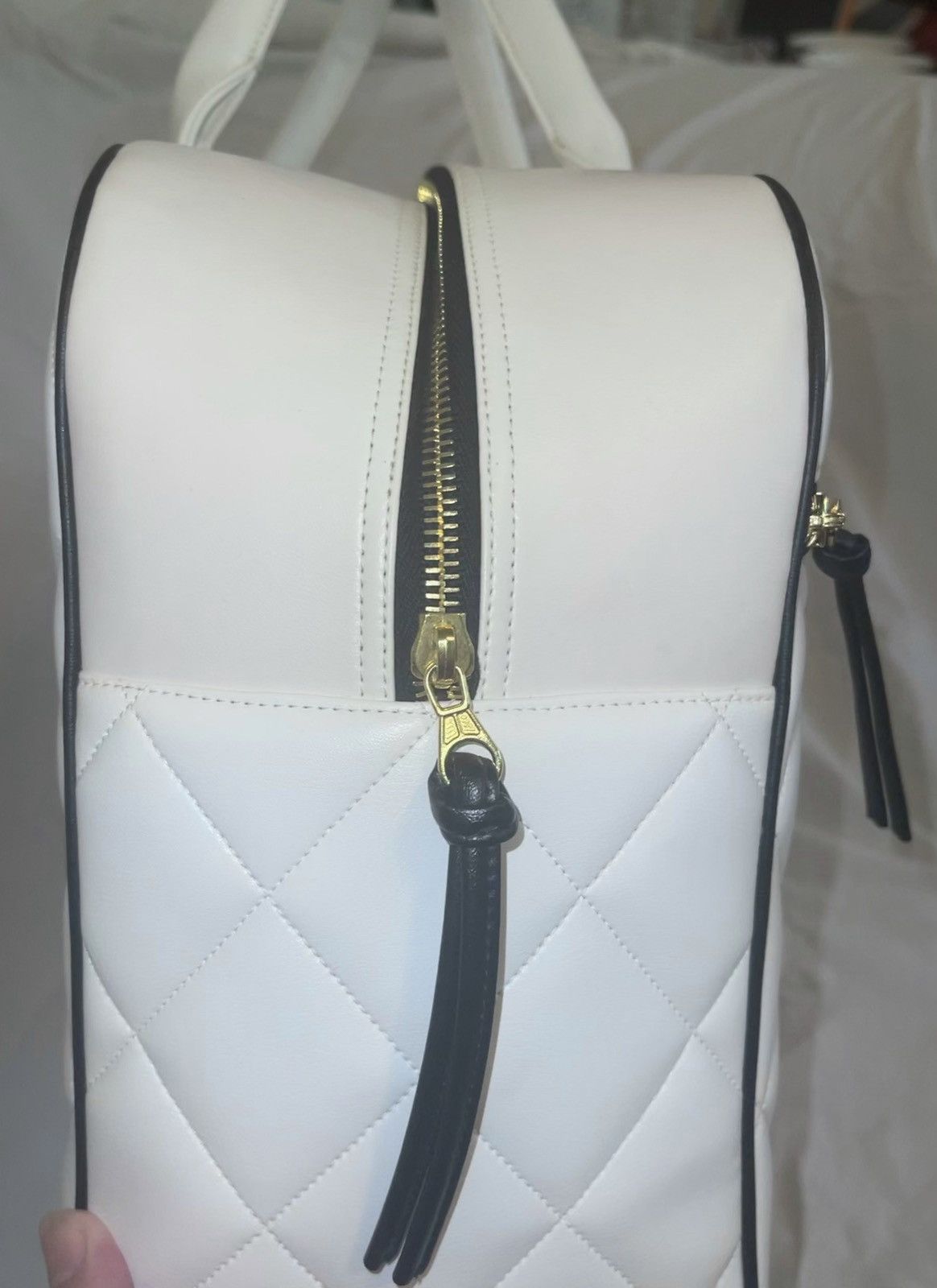 Chanel Chanel white Quilted Lambskin Leather Boston Travel Bag Size ONE SIZE - 7 Thumbnail