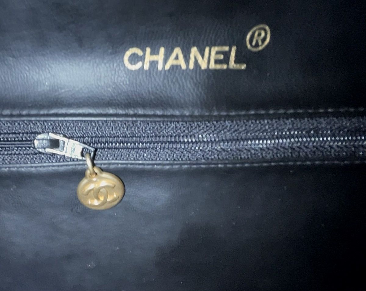Chanel Chanel white Quilted Lambskin Leather Boston Travel Bag Size ONE SIZE - 9 Thumbnail