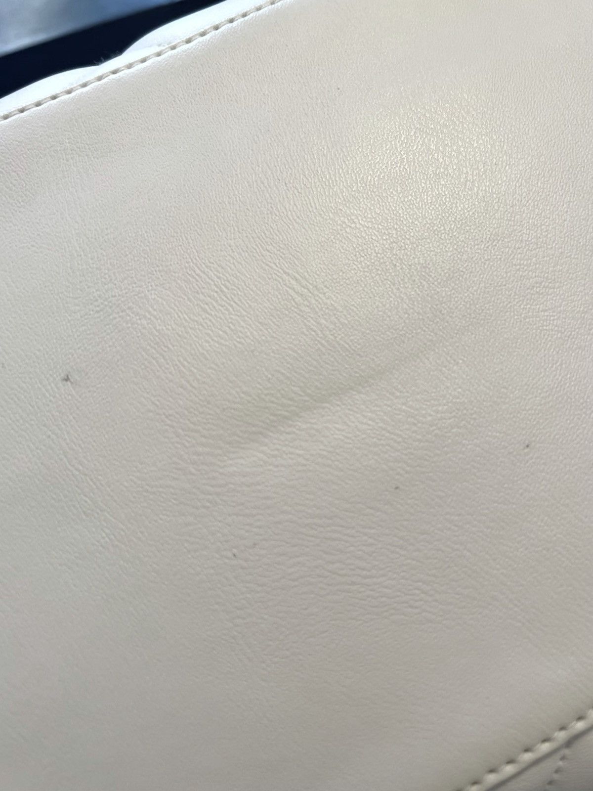 Chanel Chanel white Quilted Lambskin Leather Boston Travel Bag Size ONE SIZE - 11 Thumbnail