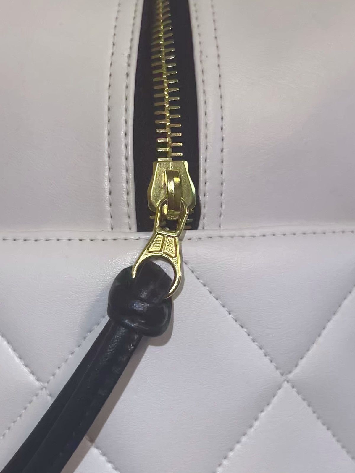 Chanel Chanel white Quilted Lambskin Leather Boston Travel Bag Size ONE SIZE - 6 Thumbnail