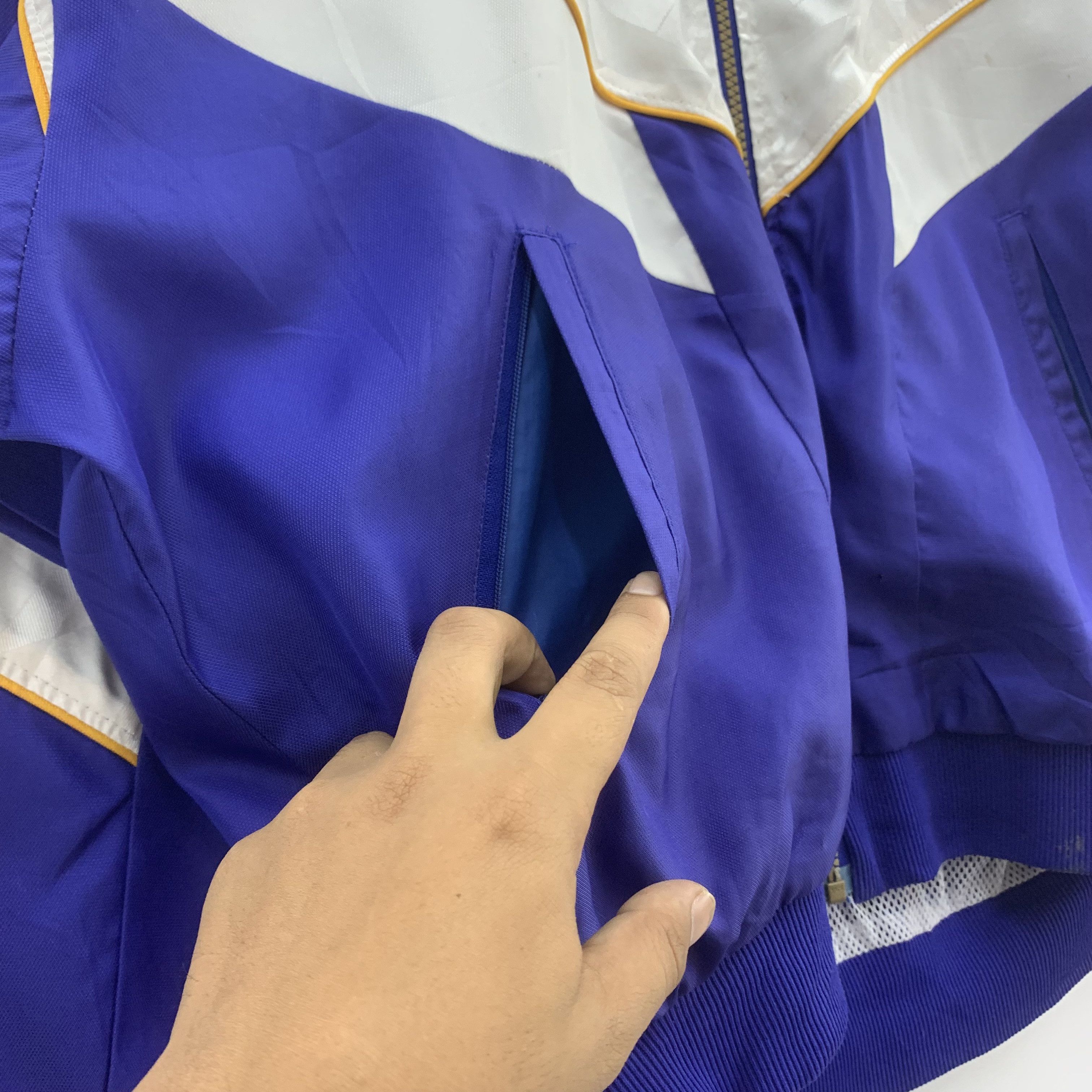 Descente × Japanese Brand × Vintage Vintage 90s Descente Jacket with Hooded | Shell Jacket Size US L / EU 52-54 / 3 - 9 Thumbnail