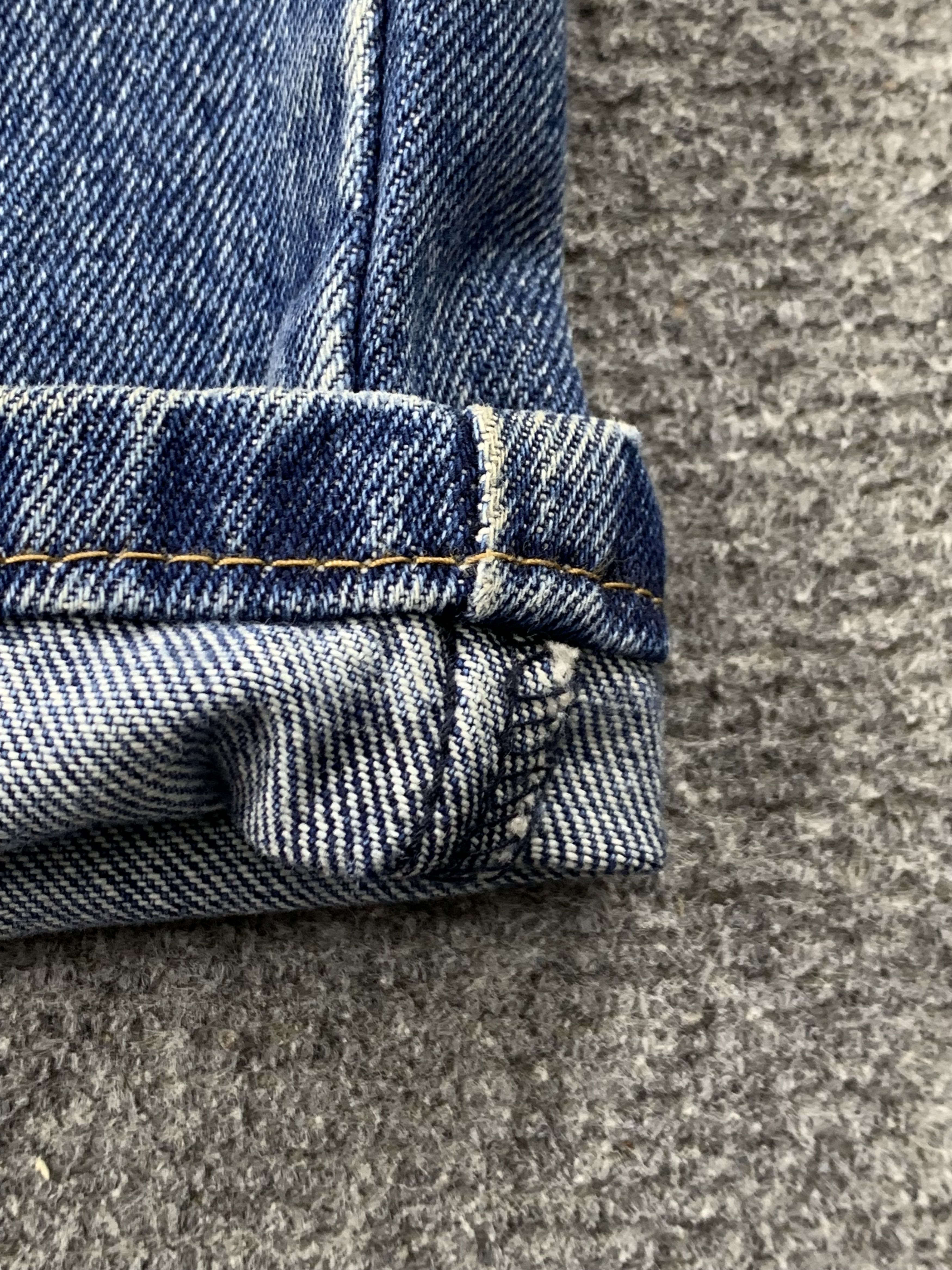 Levi's Vintage Levis 550 Light Blue Jeans DP2211 Size US 37 - 13 Thumbnail