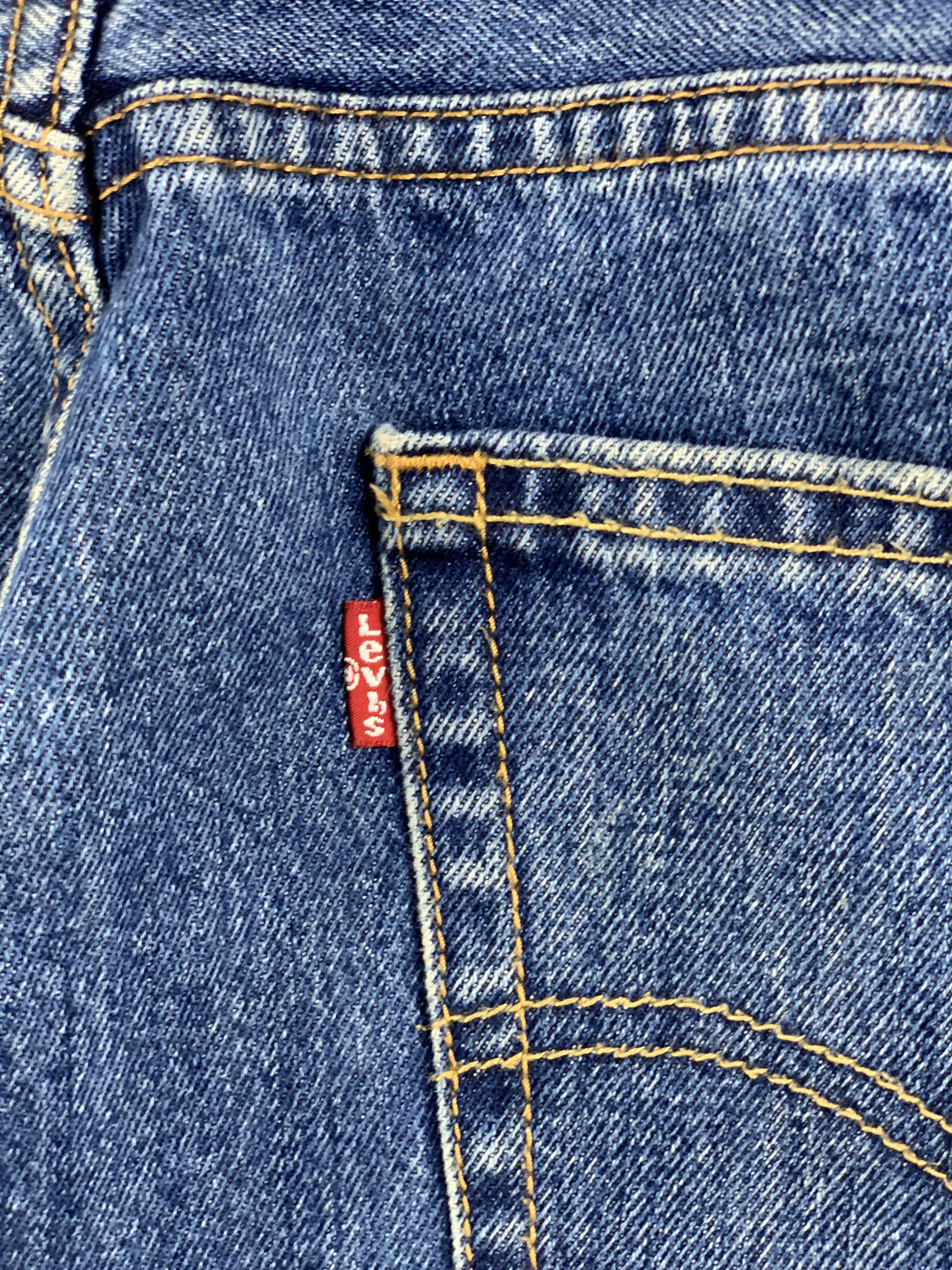 Levi's Vintage Levis 550 Light Blue Jeans DP2211 Size US 37 - 9 Thumbnail
