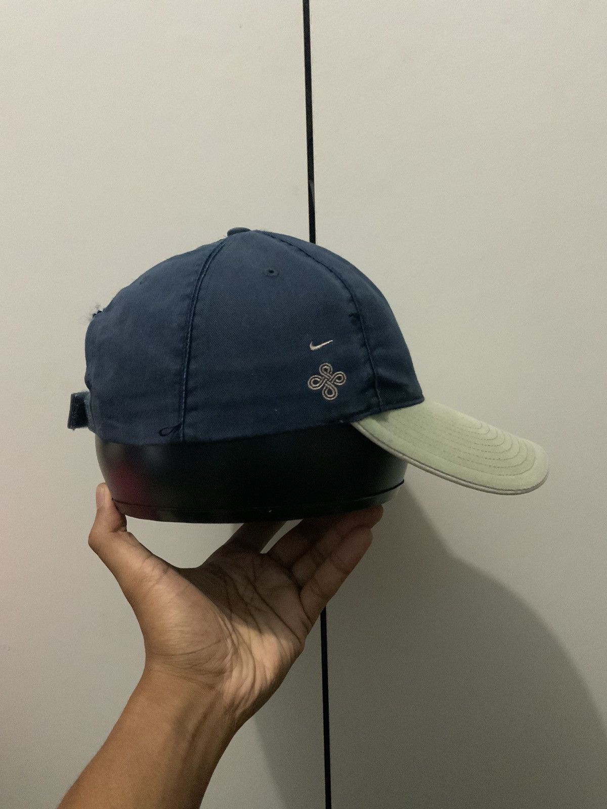 Nike Vintage Faded Disstressed Nike Strapback 90s Hat/Cap Size ONE SIZE - 5 Thumbnail