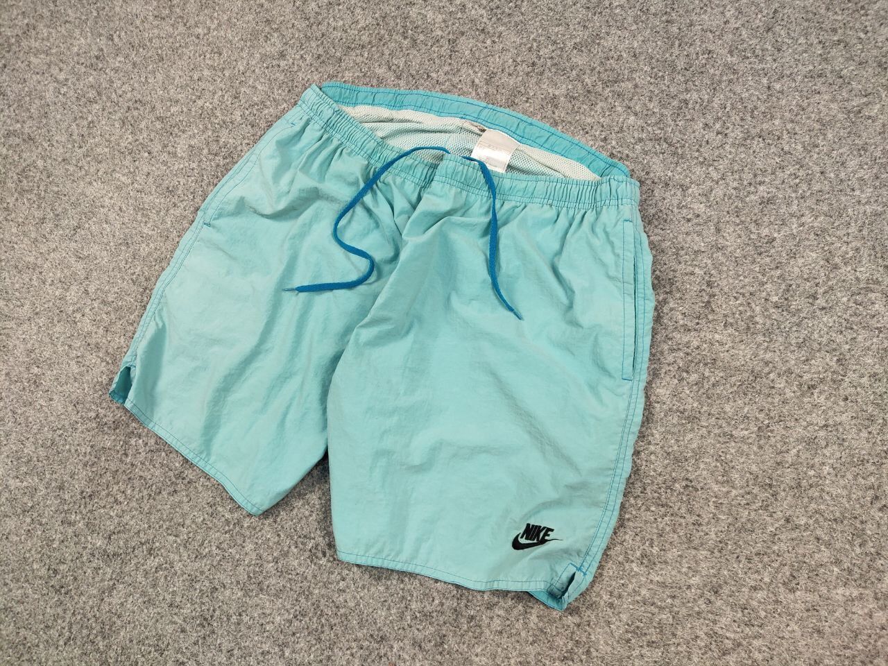 Nike Vintage 90's Nike Big Logo Swoosh Nylon Shorts Casual Size US 34 / EU 50 - 3 Thumbnail