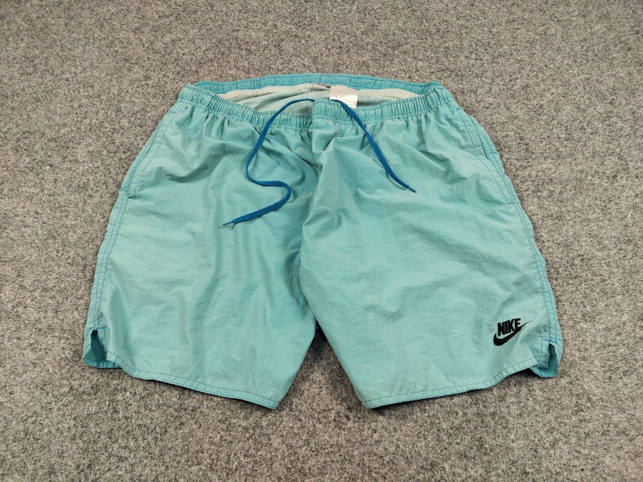 Nike Vintage 90's Nike Big Logo Swoosh Nylon Shorts Casual Size US 34 / EU 50 - 2 Thumbnail