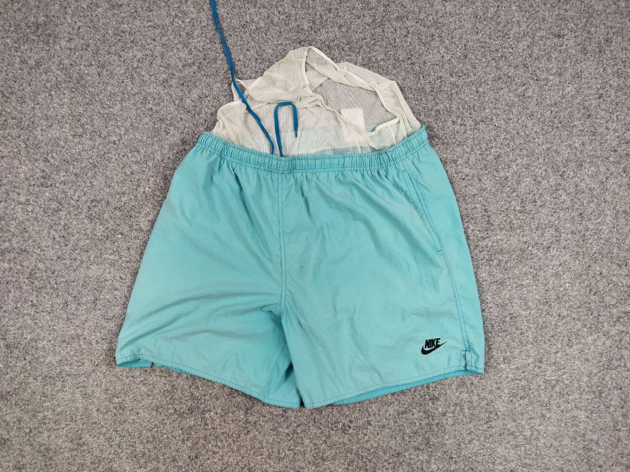 Nike Vintage 90's Nike Big Logo Swoosh Nylon Shorts Casual Size US 34 / EU 50 - 12 Thumbnail