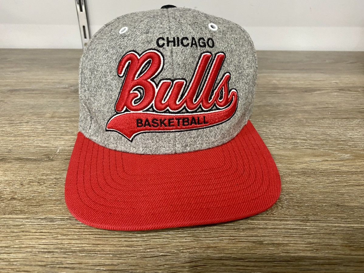 Chicago Bulls × Mitchell & Ness × Vintage Chikago Bulls Basketball ...