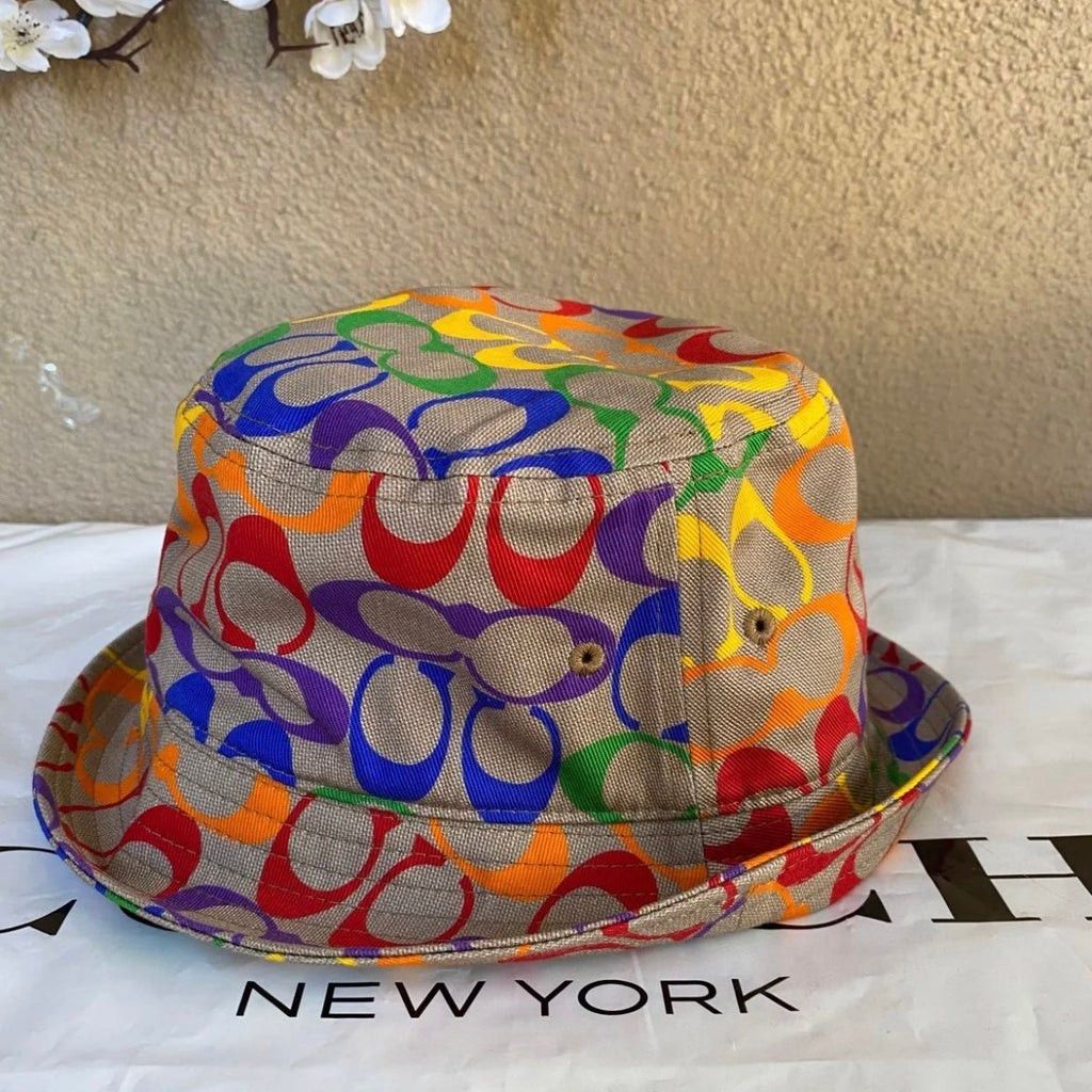 coach rainbow signature Bucket Hat c9122