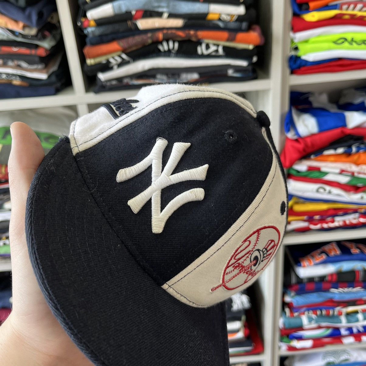 New Era × New York Yankees VINTAGE 🔥 NEW ERA MULTI LOGO SNAPBACK CAP HAT SIZE 6 7/8 Size ONE SIZE - 3 Thumbnail